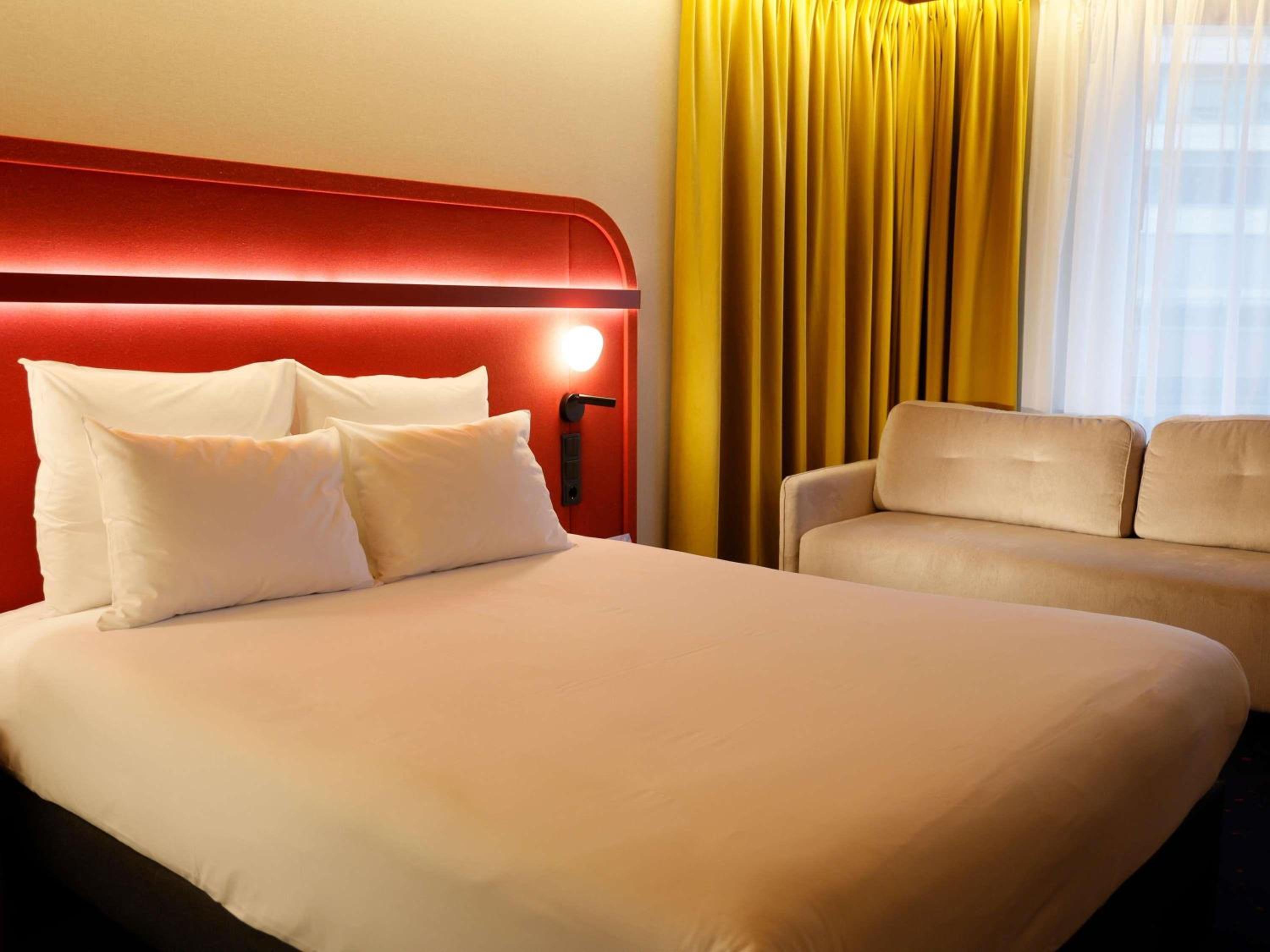 Superior Room with Double Bed and Sofa - Photo 3
