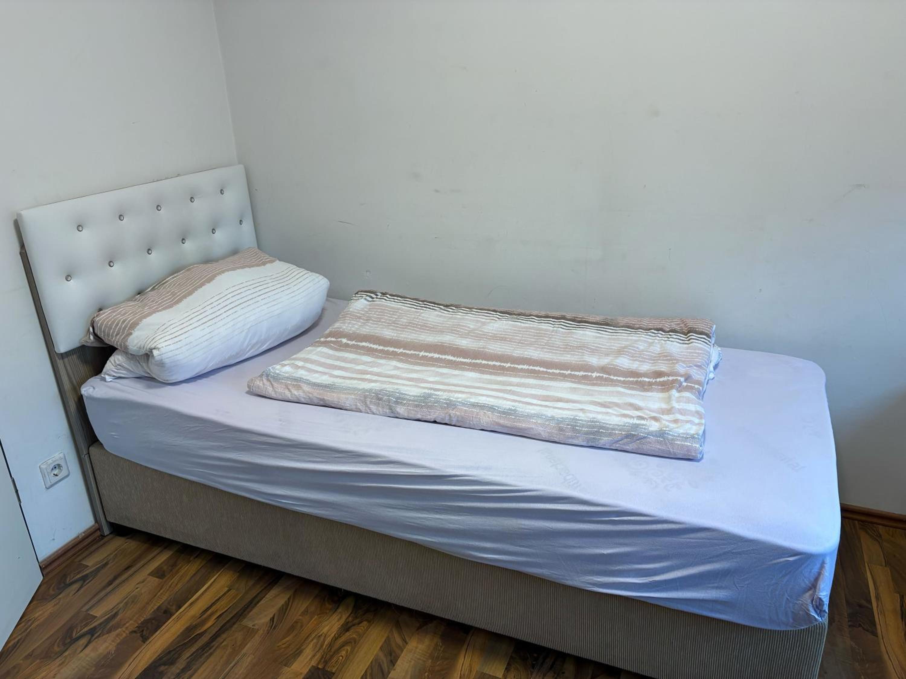 Budget Single Room photo 3