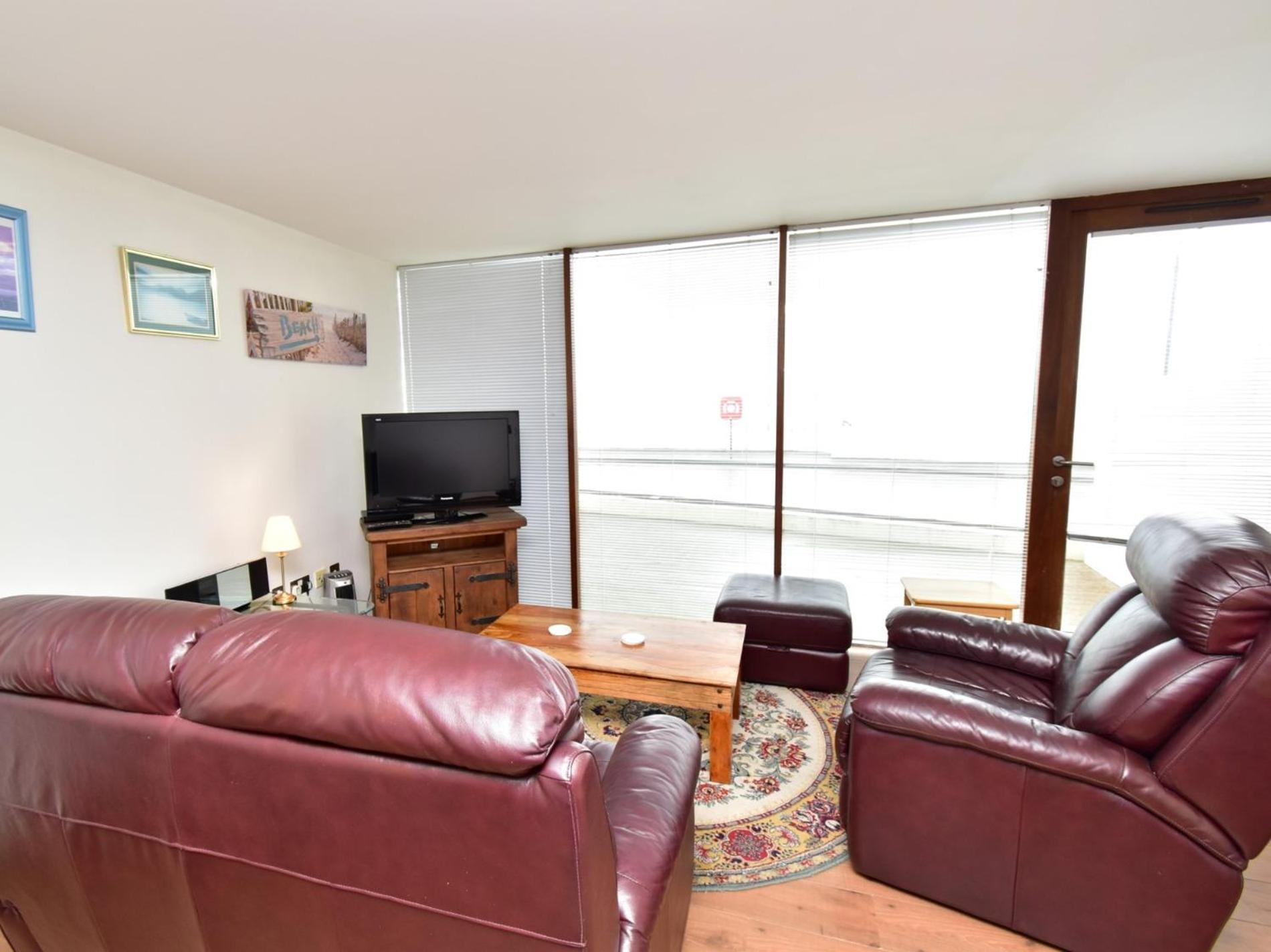 One-Bedroom Apartment photo 3
