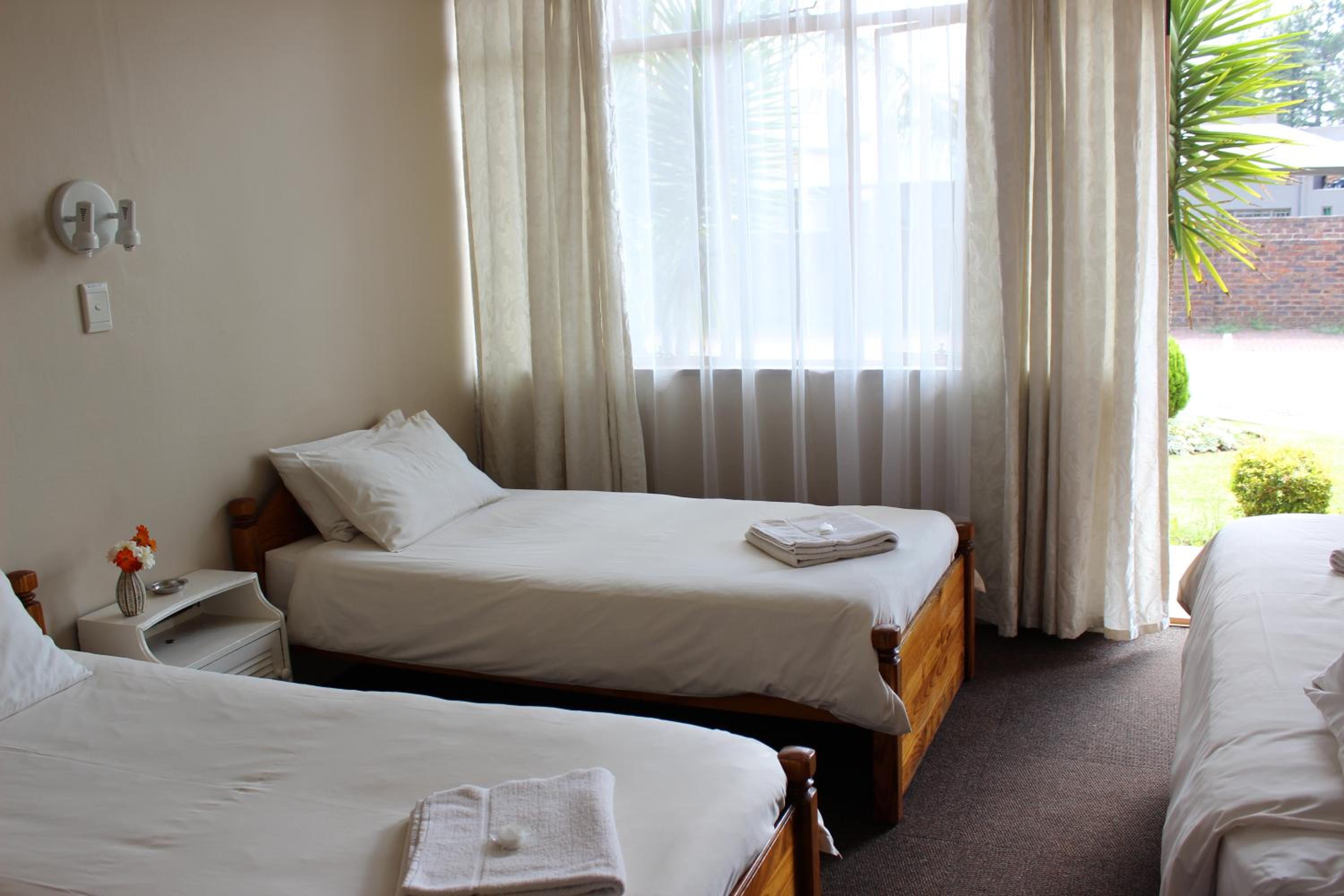 Triple Room with Shower - Photo 2