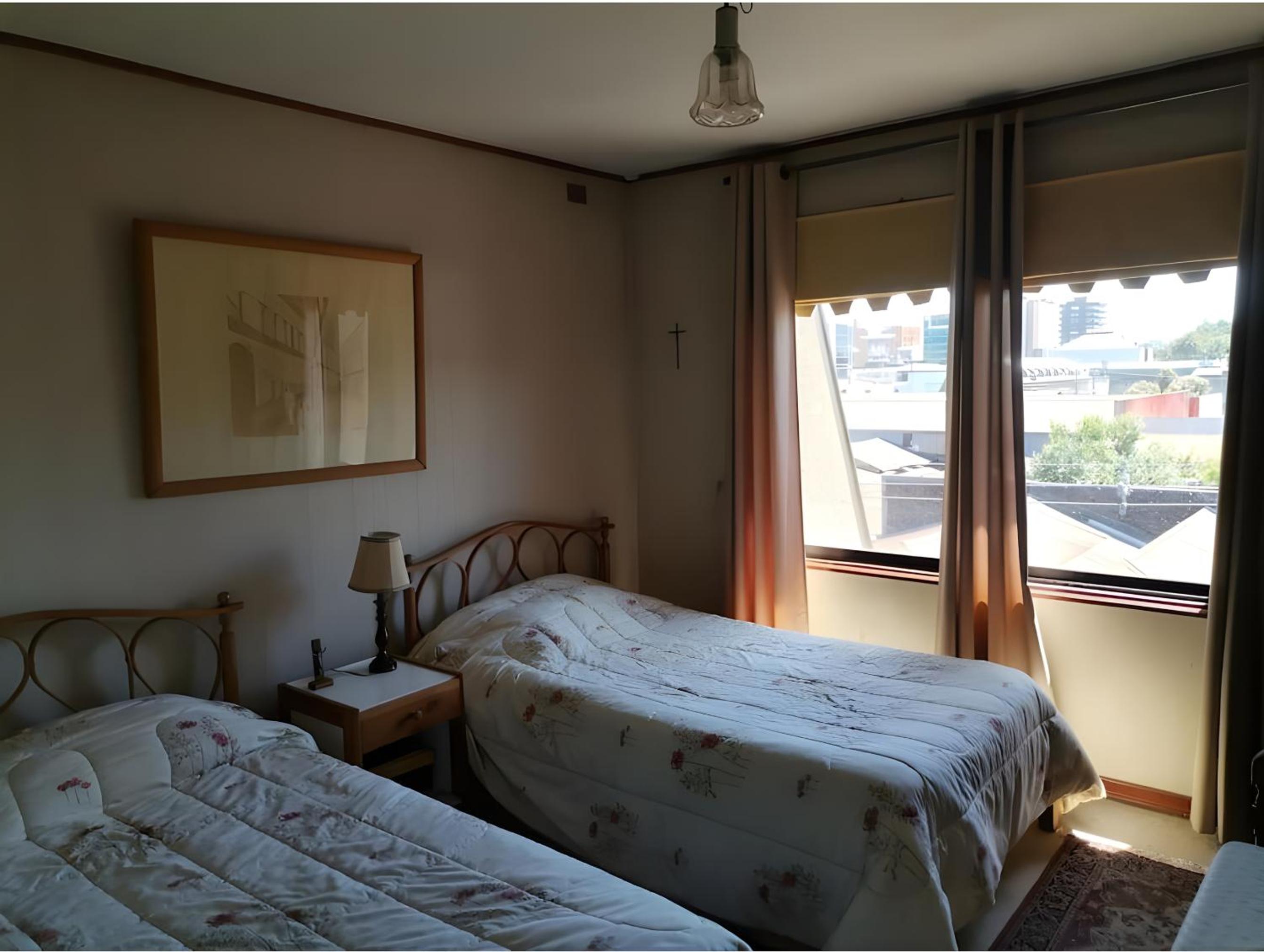 Double Room with Shared Bathroom photo 2