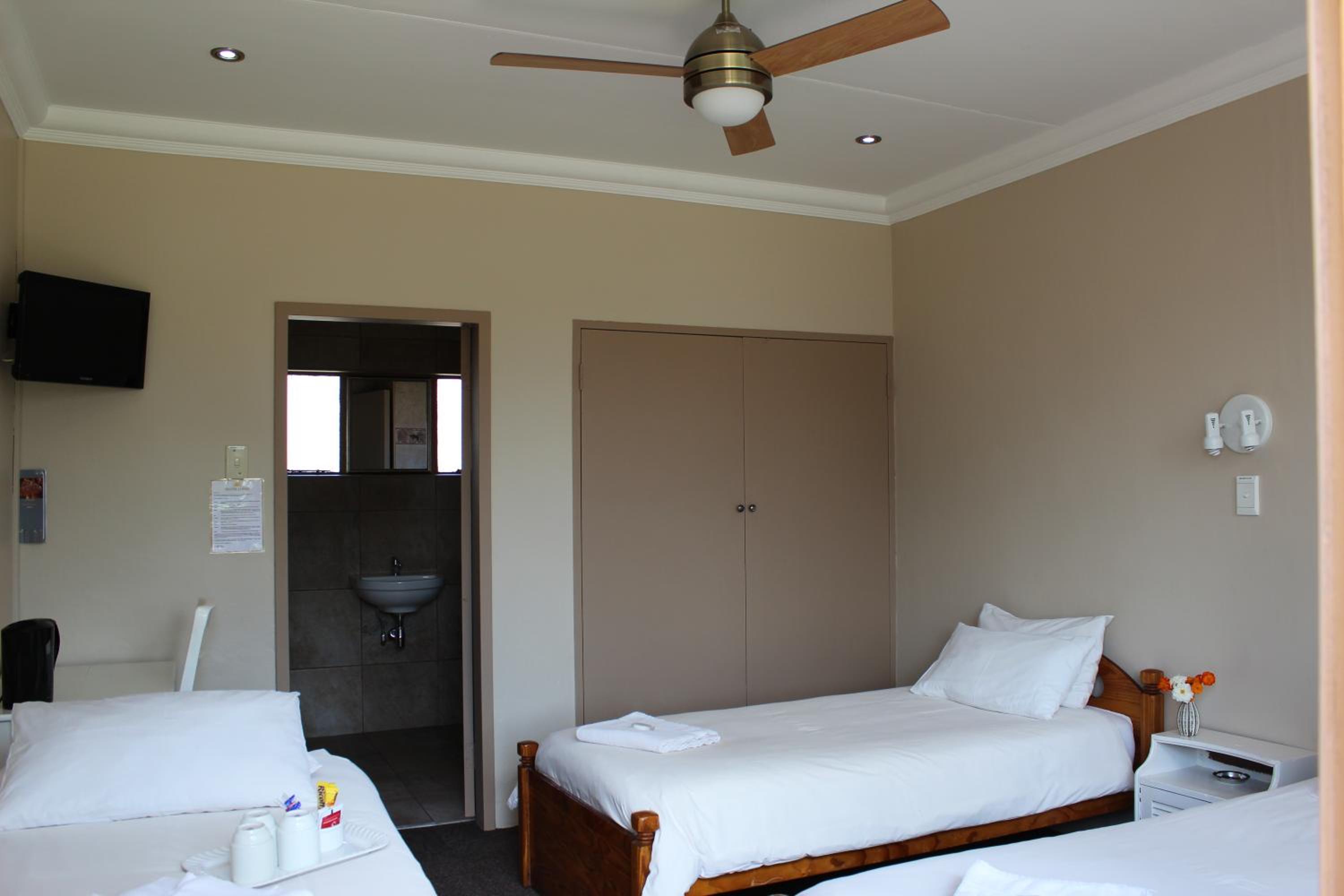Triple Room with Shower - Photo 1