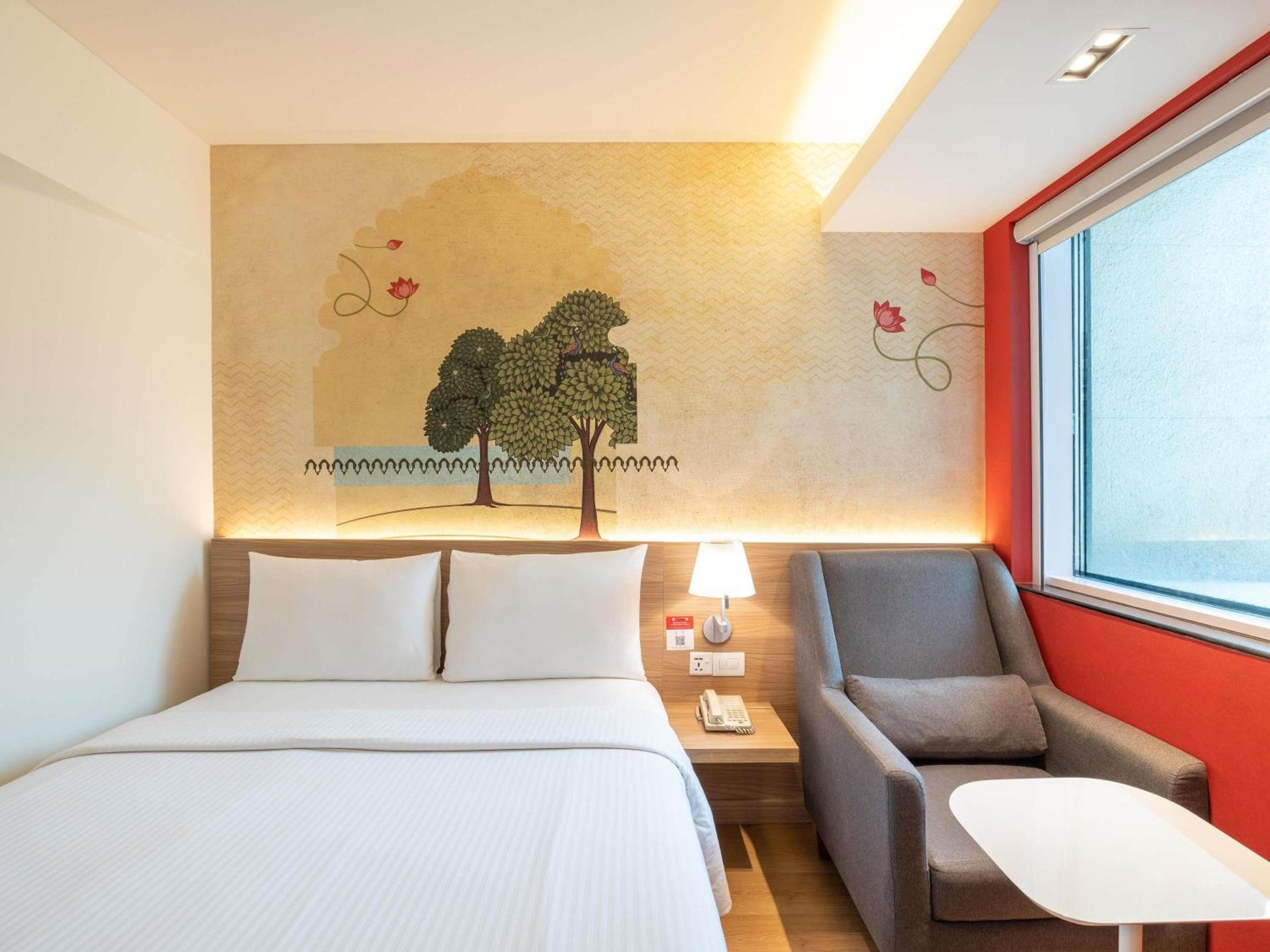 Superior Queen Room City View with Complimentary Airport Transfers , 20% discount on Food & Soft Beverages , 2 Pcs of Laundry per stay and 1 drought beer per person per stay  - Photo 1