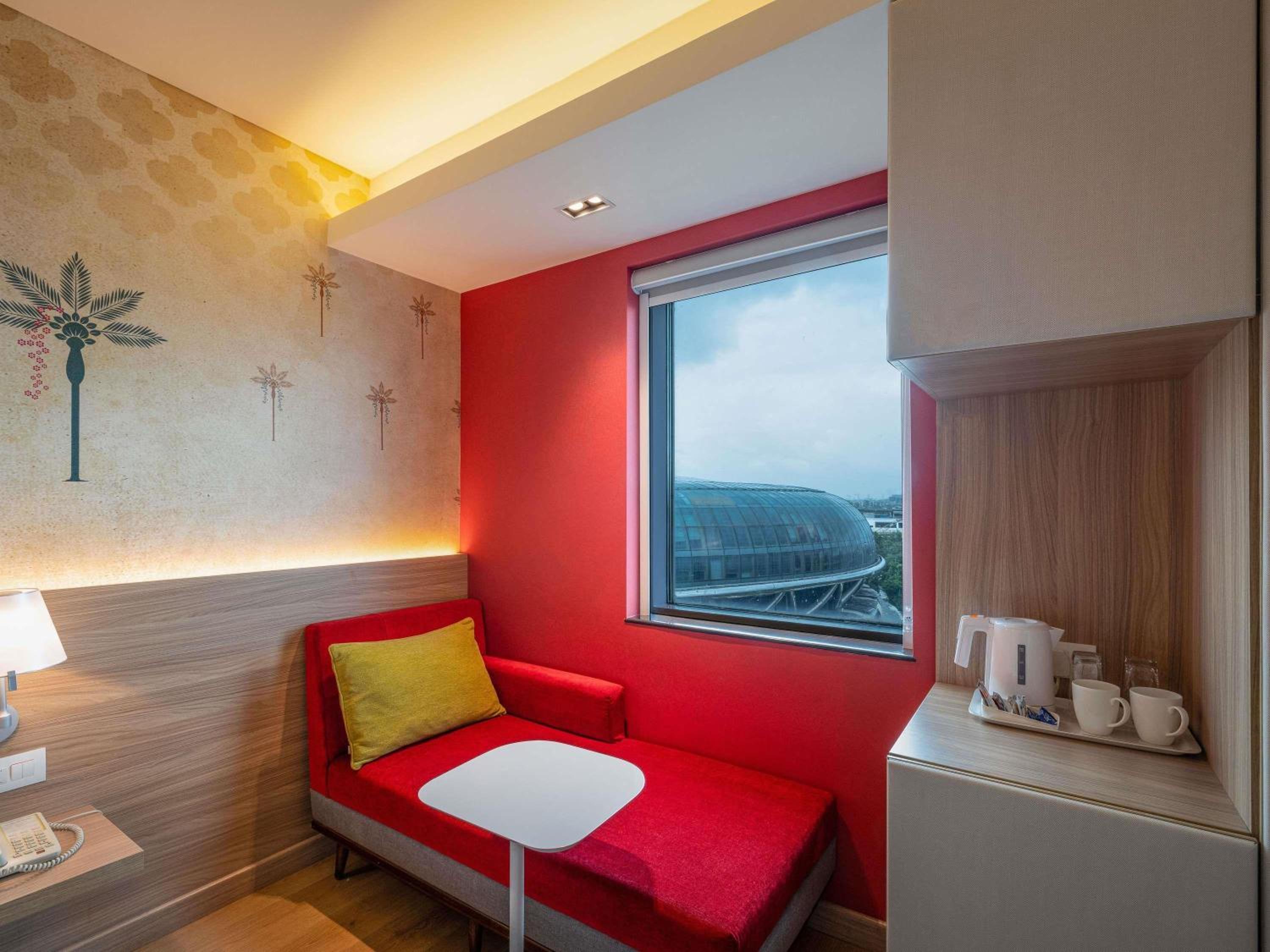 Superior Queen Room City View with Complimentary Airport Transfers , 20% discount on Food & Soft Beverages , 2 Pcs of Laundry per stay and 1 drought beer per person per stay  - Photo 2