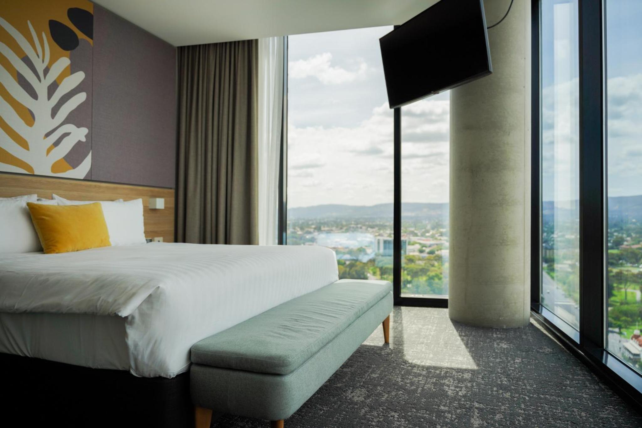 Premium Corner King Room with Adelaide Hills View