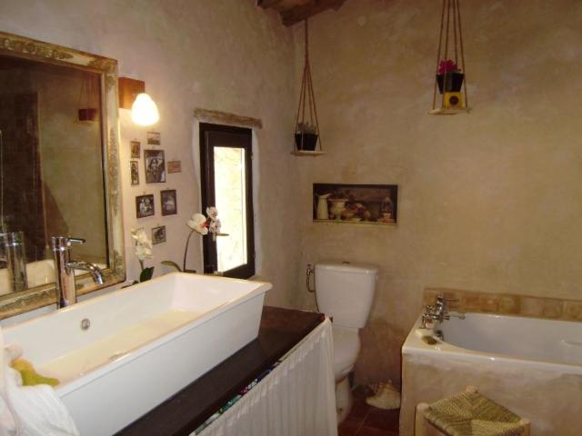 Two-Bedroom House - Photo 4