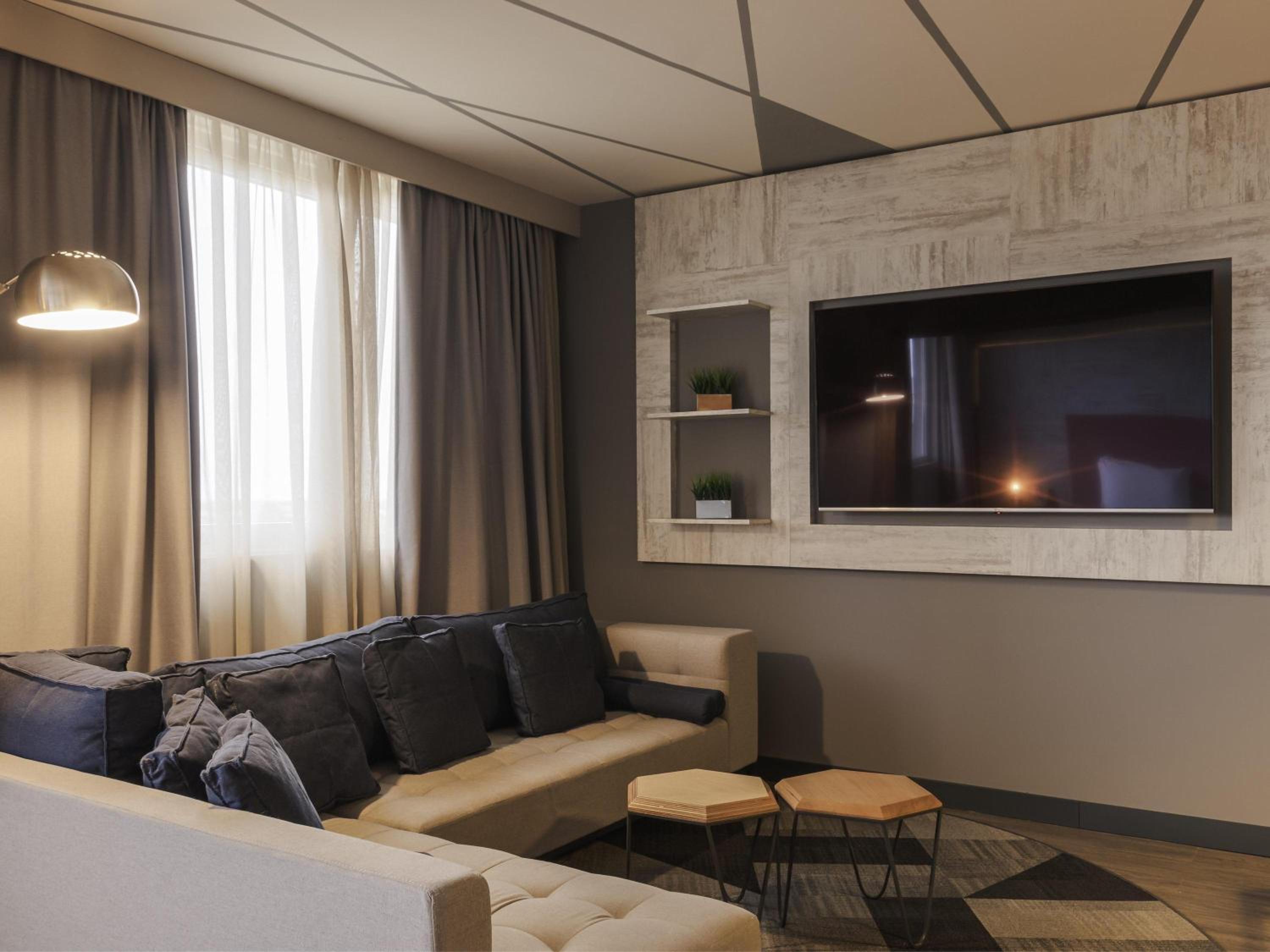 Superior King Suite