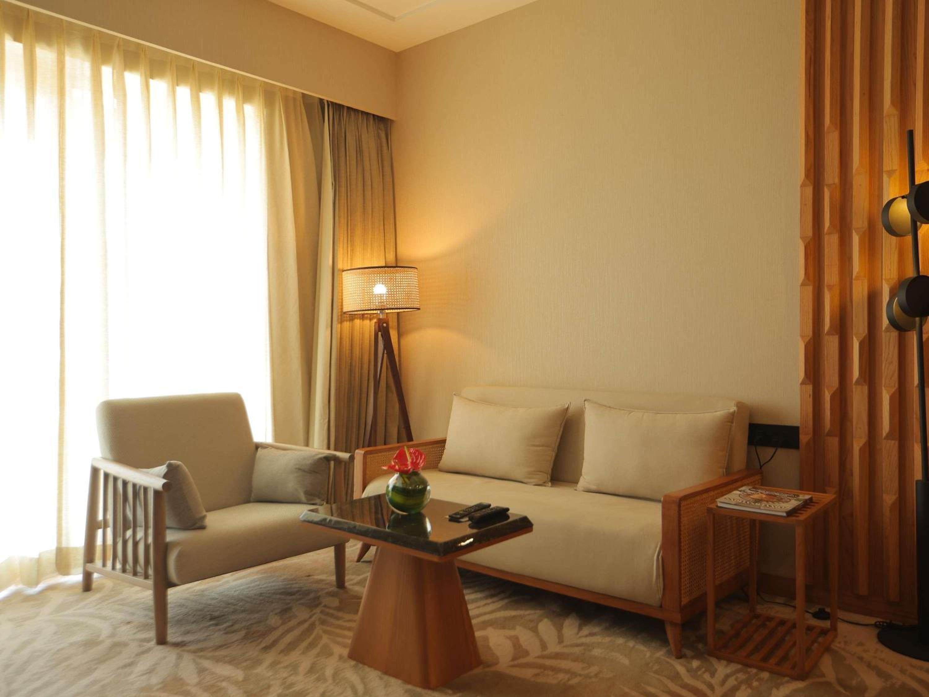 Superior Suite with Pool view and Lounge Access - Happy Hours 6:30 PM to 8:30 PM photo 2