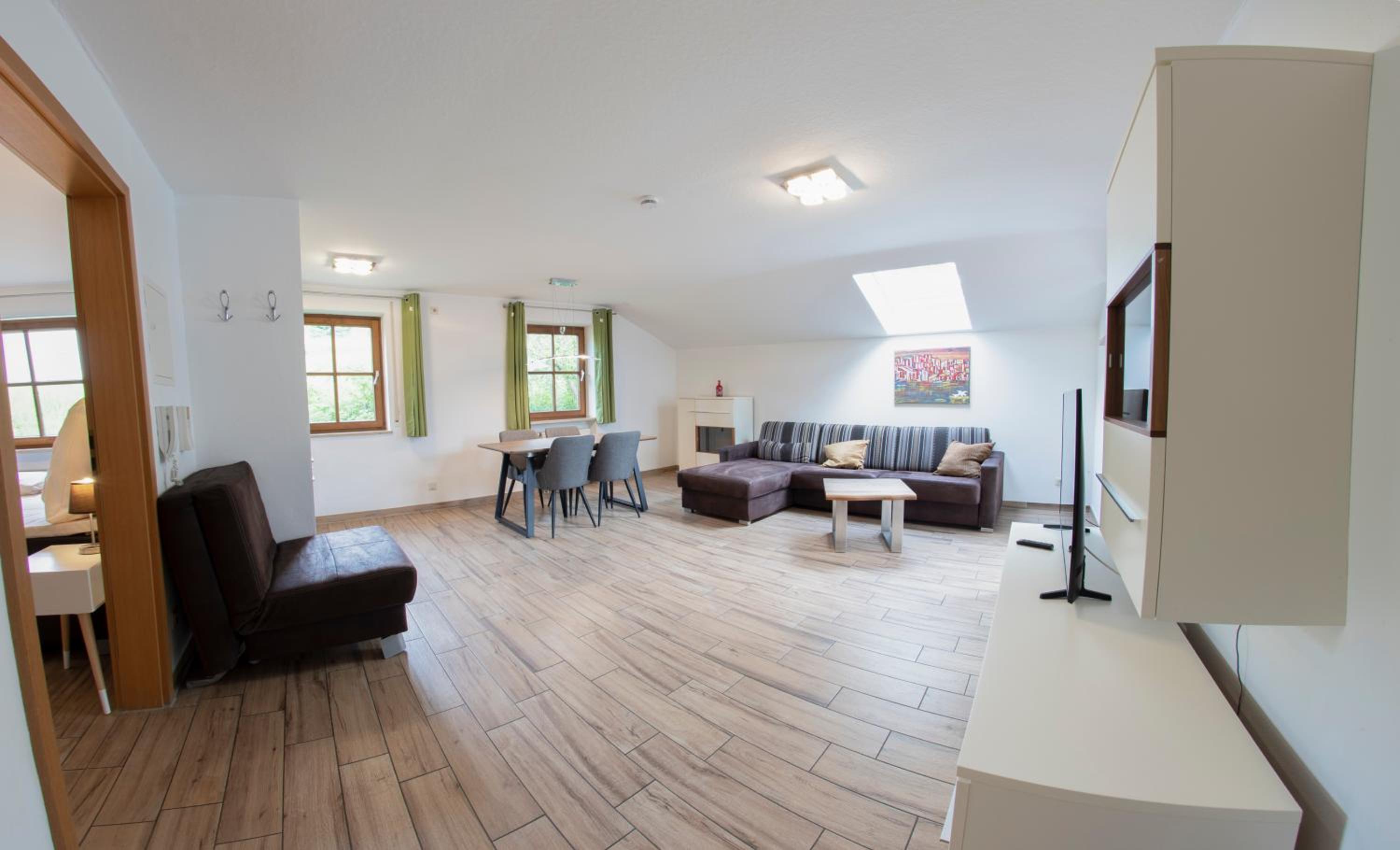 One-Bedroom Apartment with Balcony photo 3