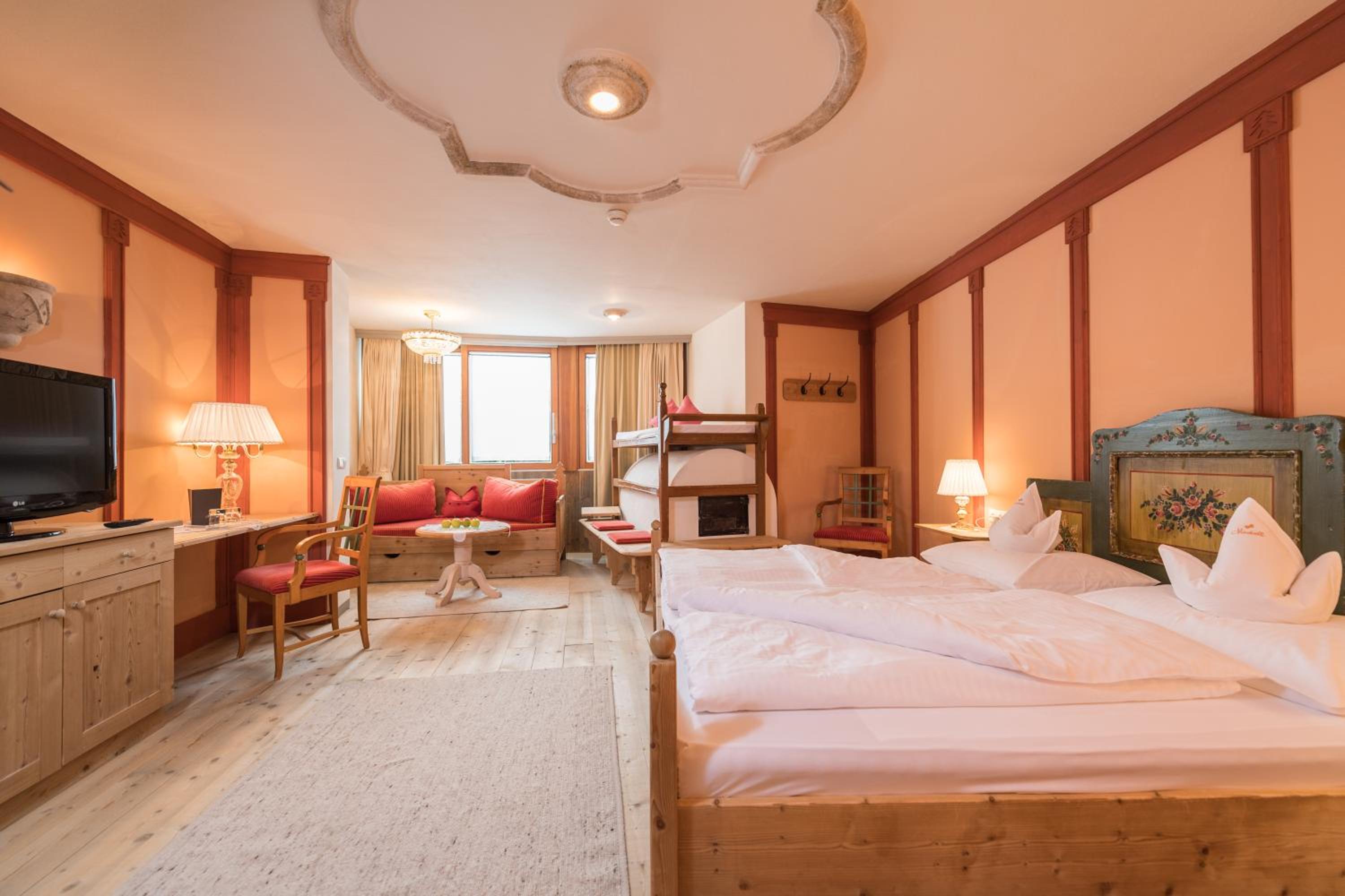 Junior Suite With Spa Bath photo 2