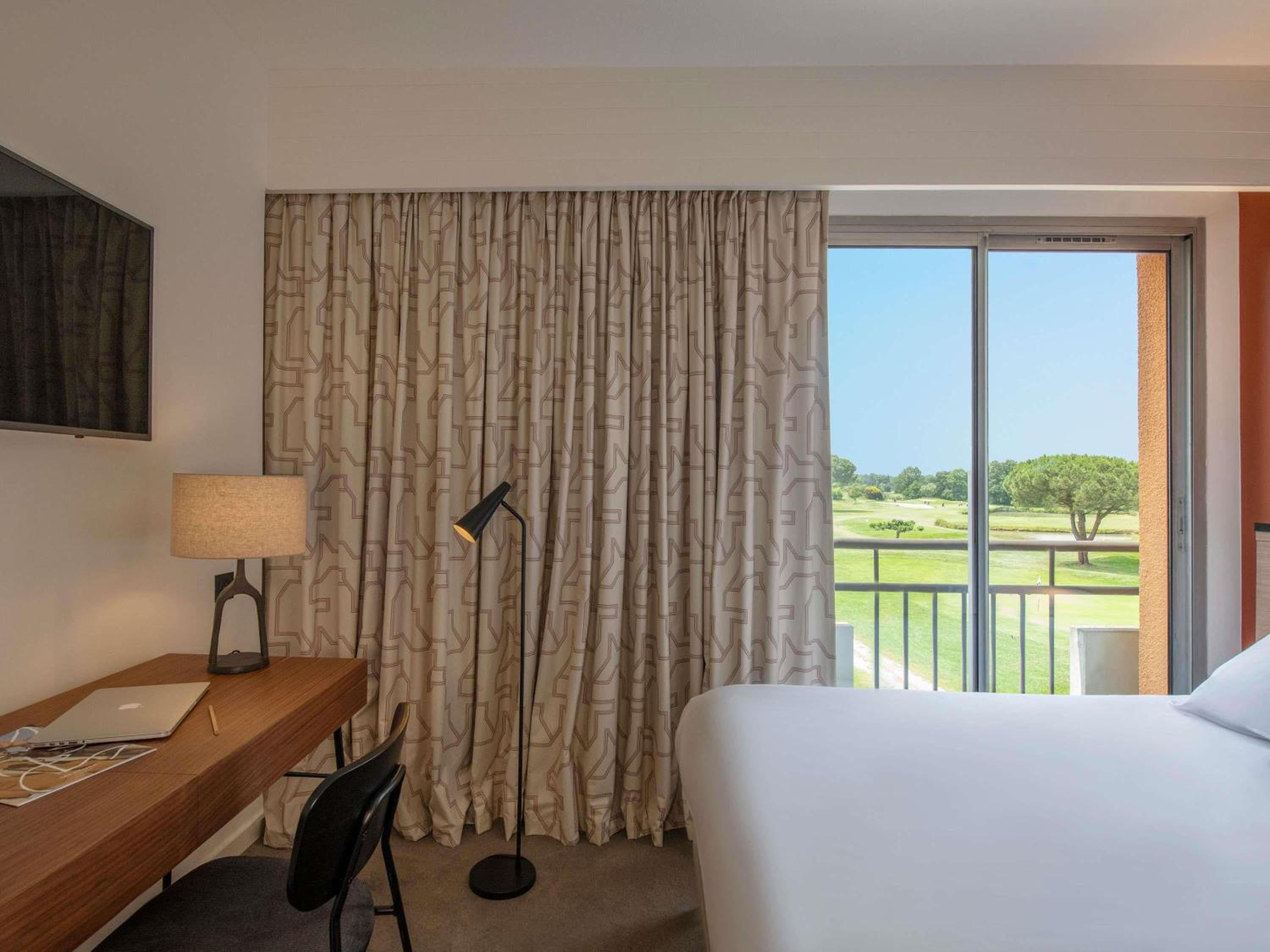 Junior Suite with Two Double Beds - Photo 1
