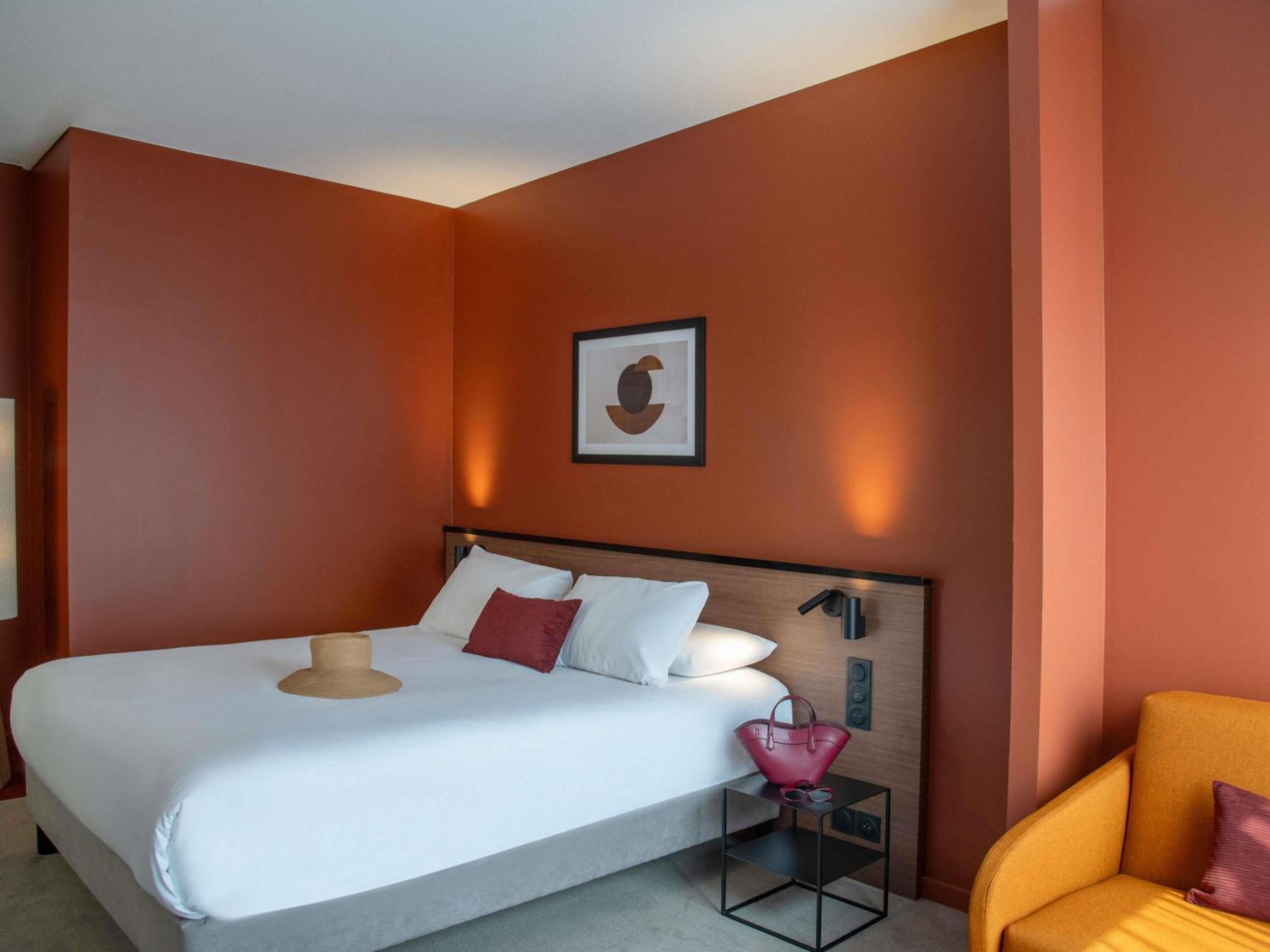 Junior Suite with Two Double Beds - Photo 2