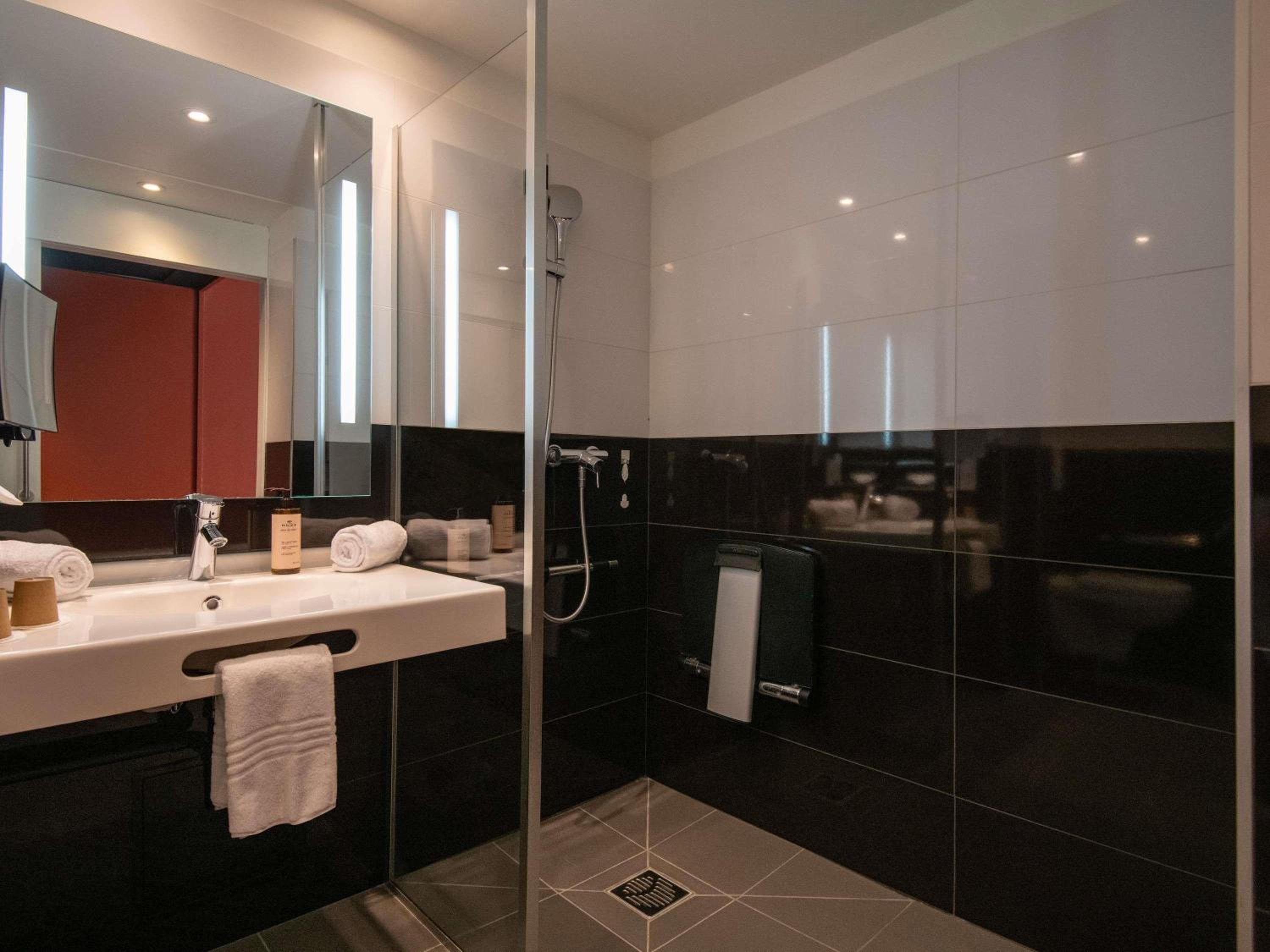 Superior Double Room - Disability Access - Photo 2