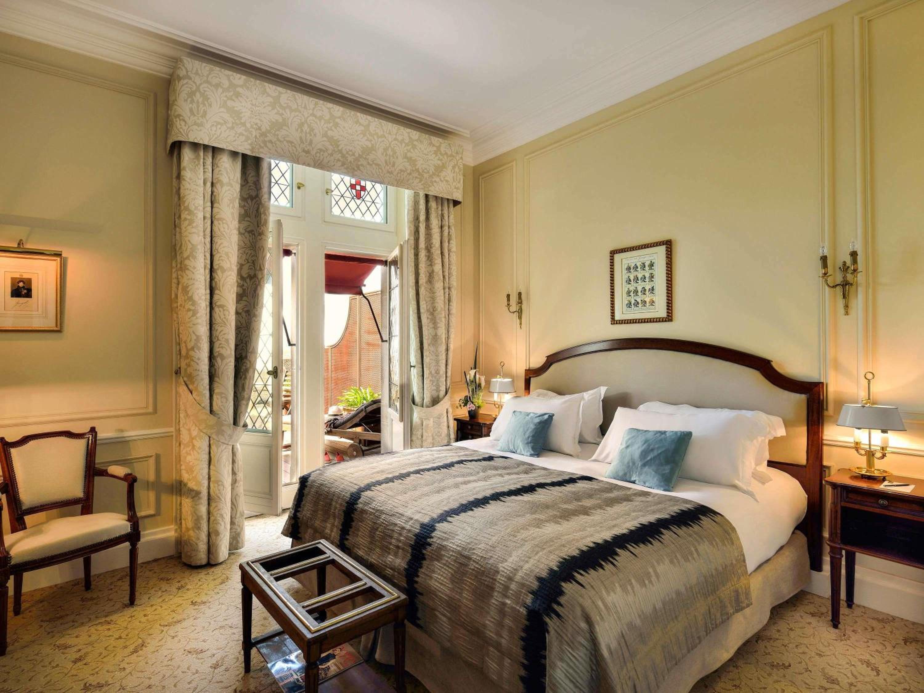 Superior King Room with Terrace and Garden View