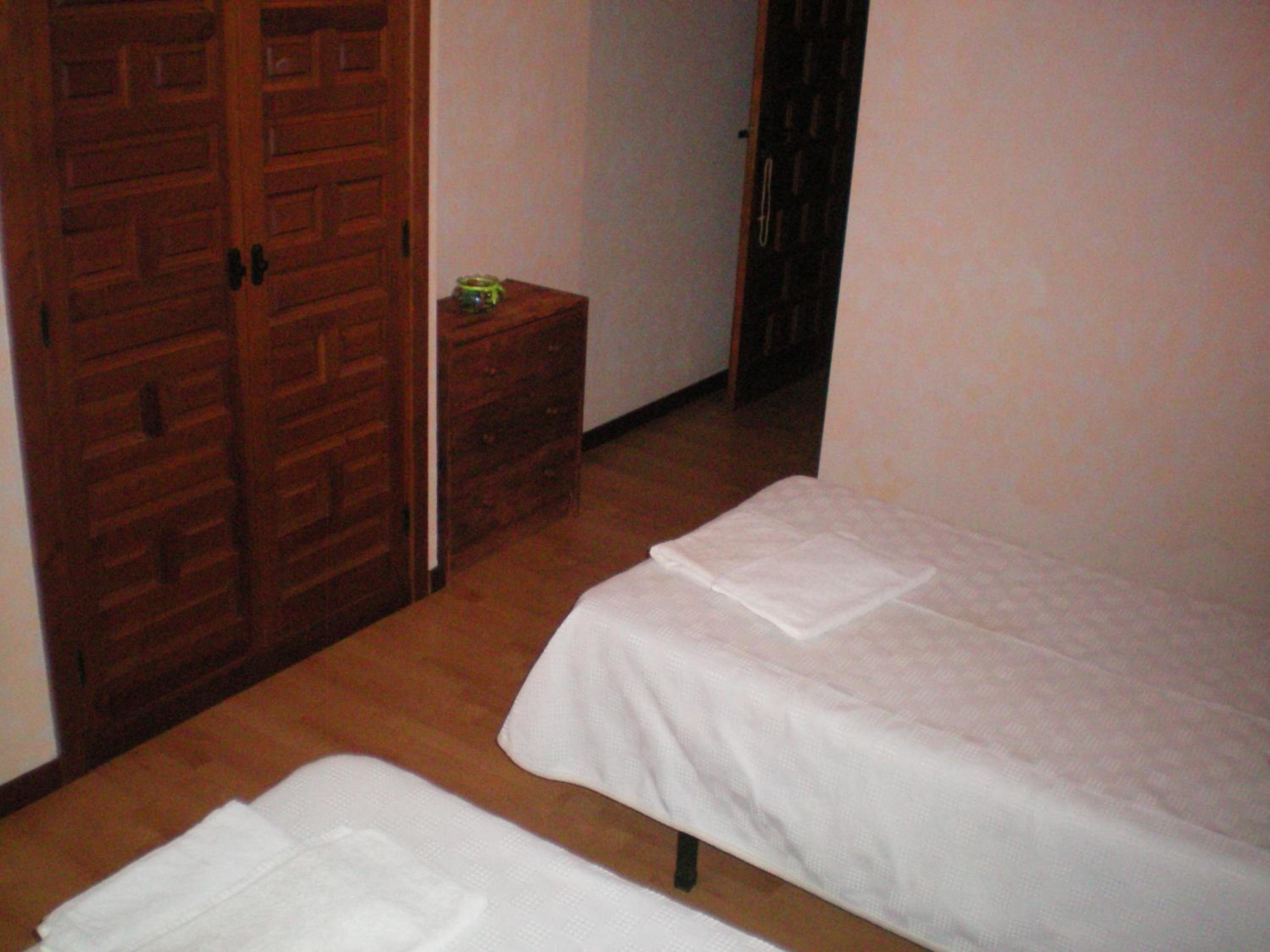 Twin Room - Photo 1