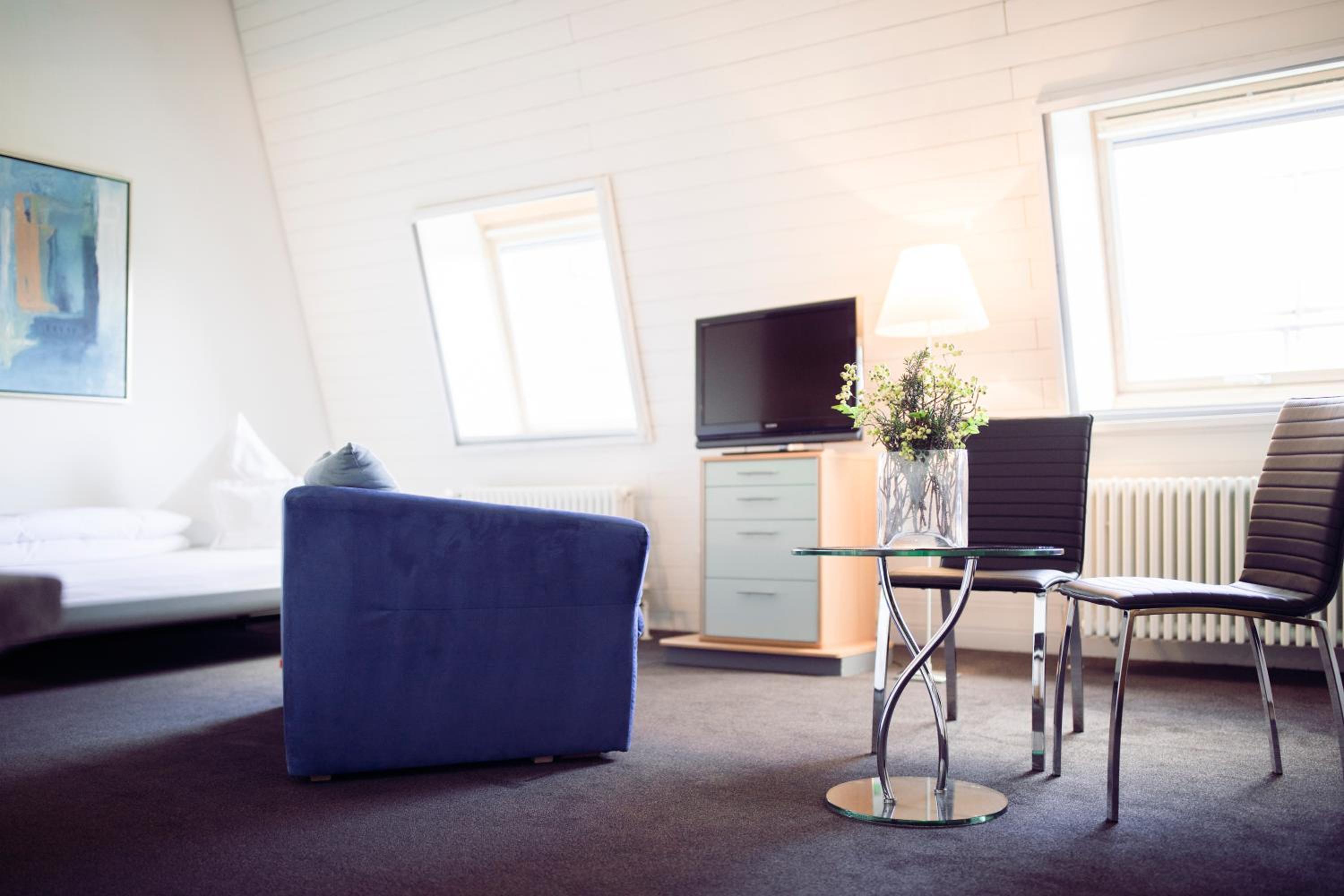 Apartment with Lake View - Photo 4