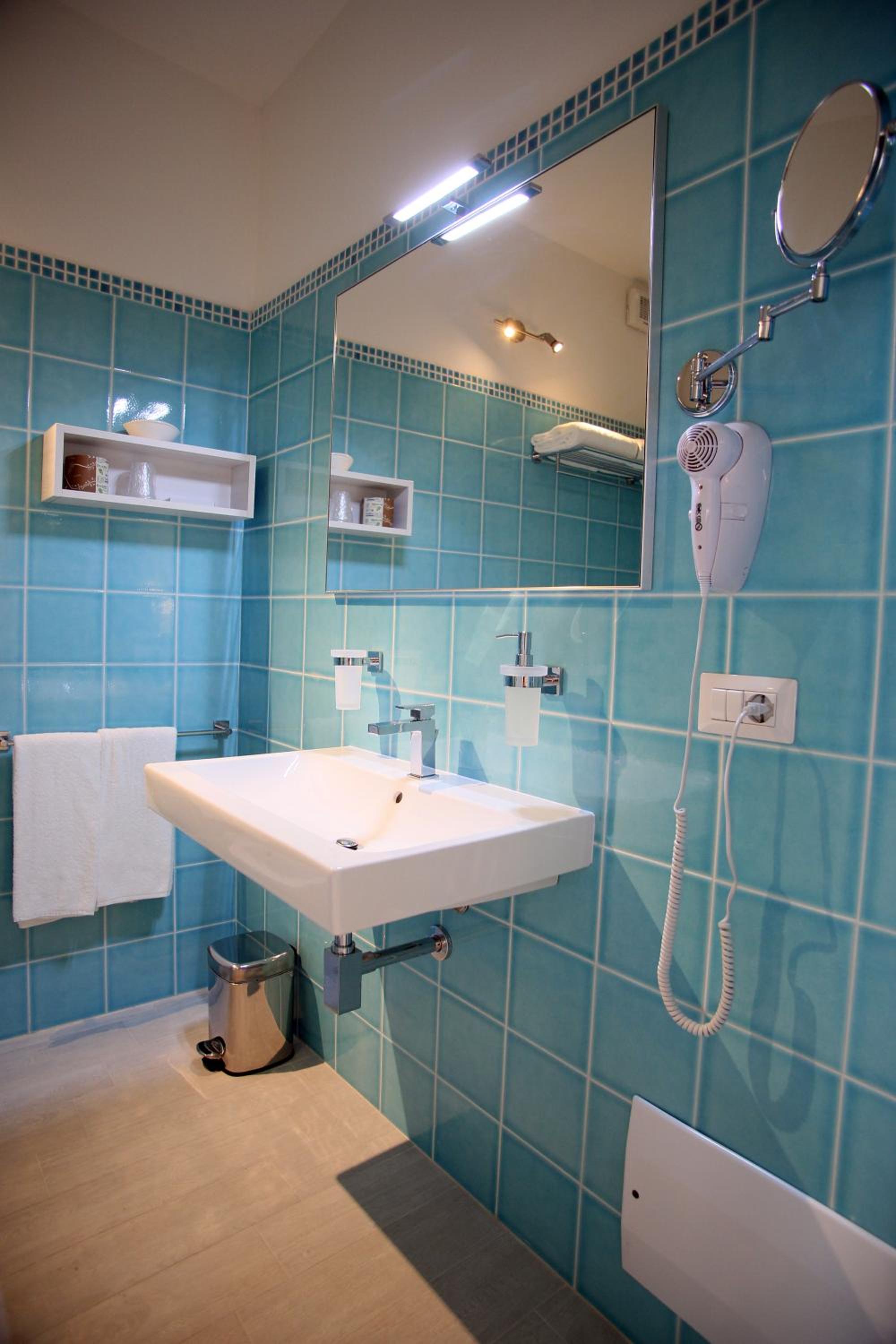 Superior Triple Room photo 3