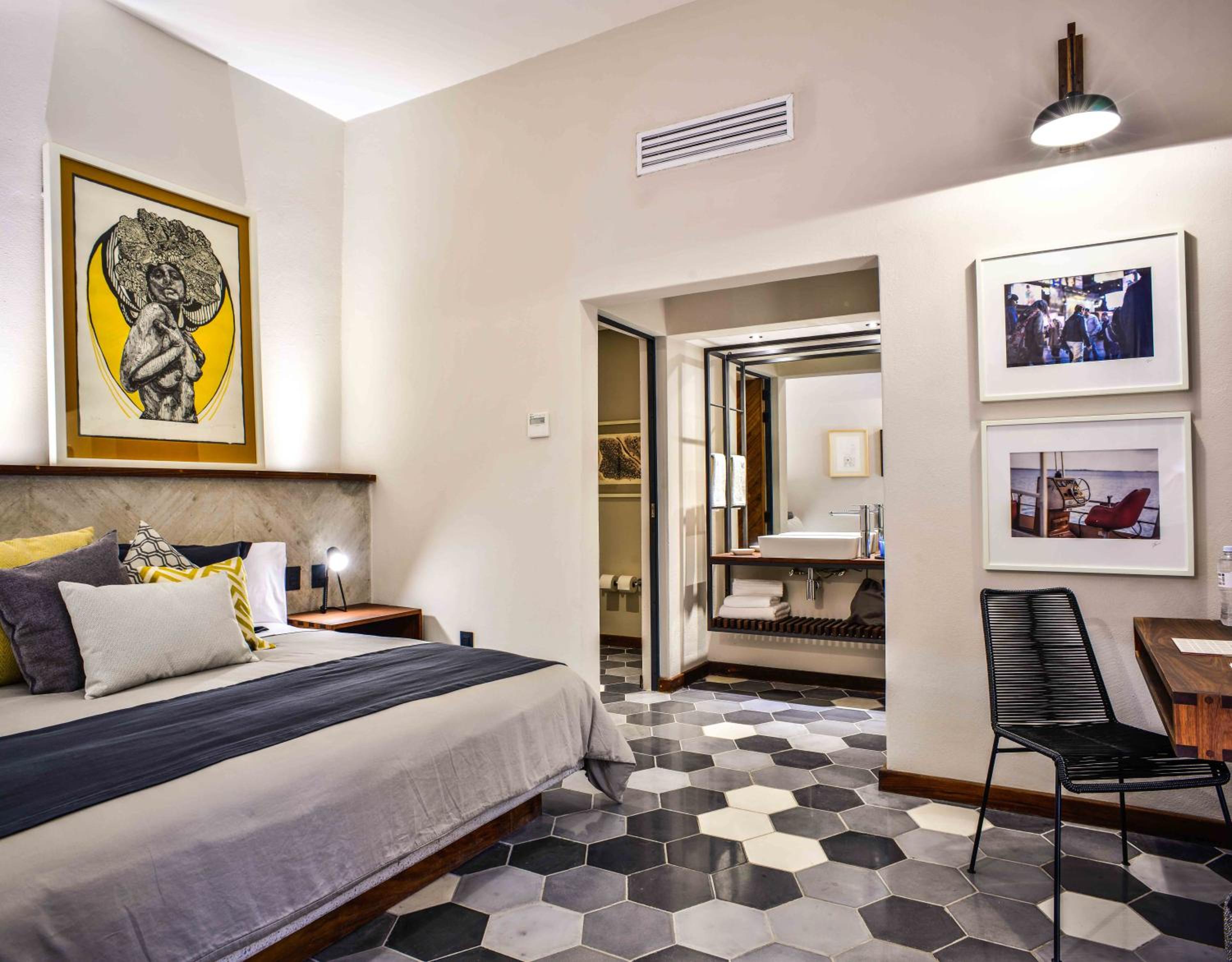 Deluxe King Room