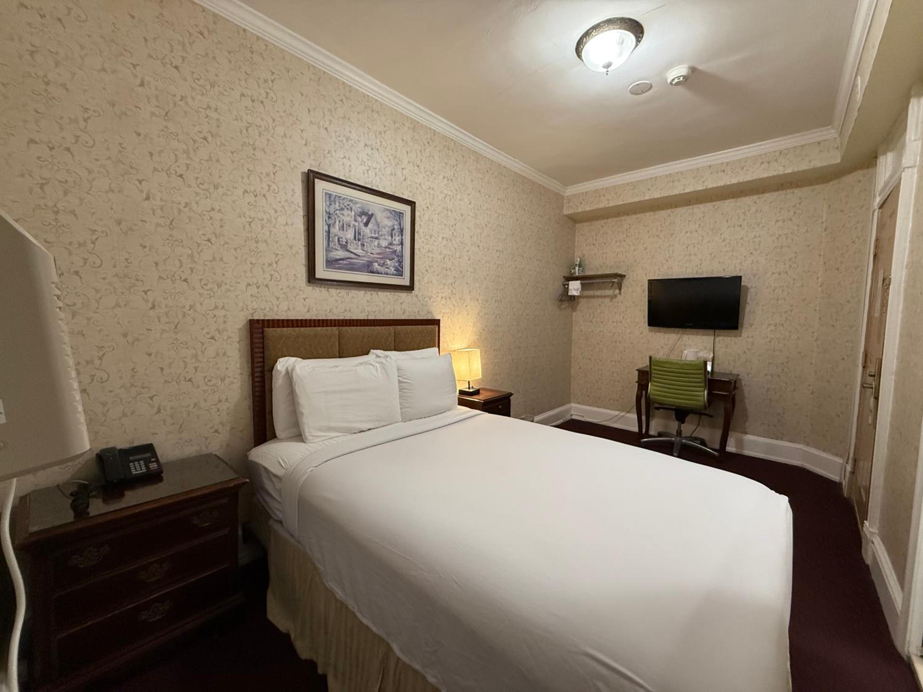Double Room - Photo 10