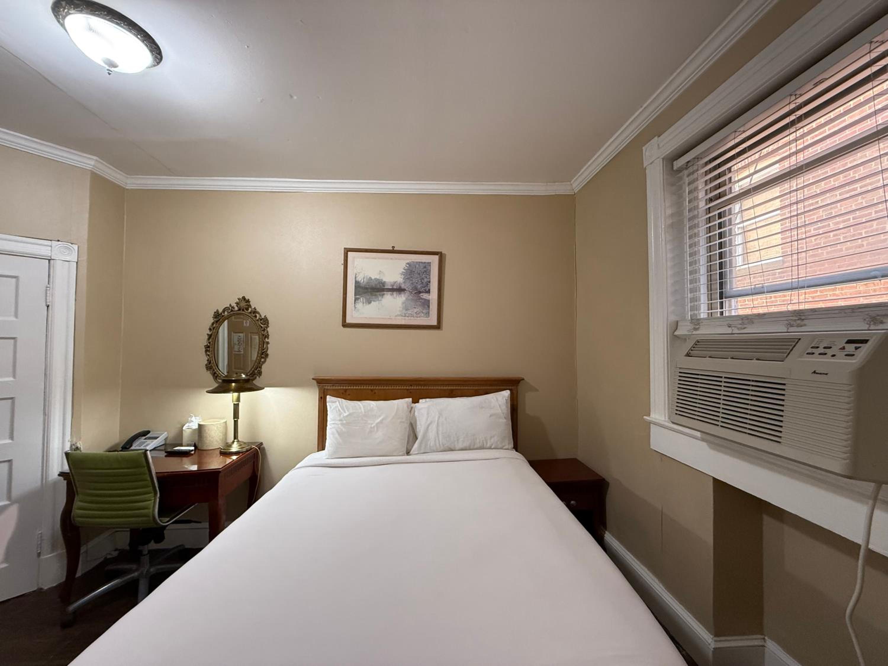 Double Room - Photo 11