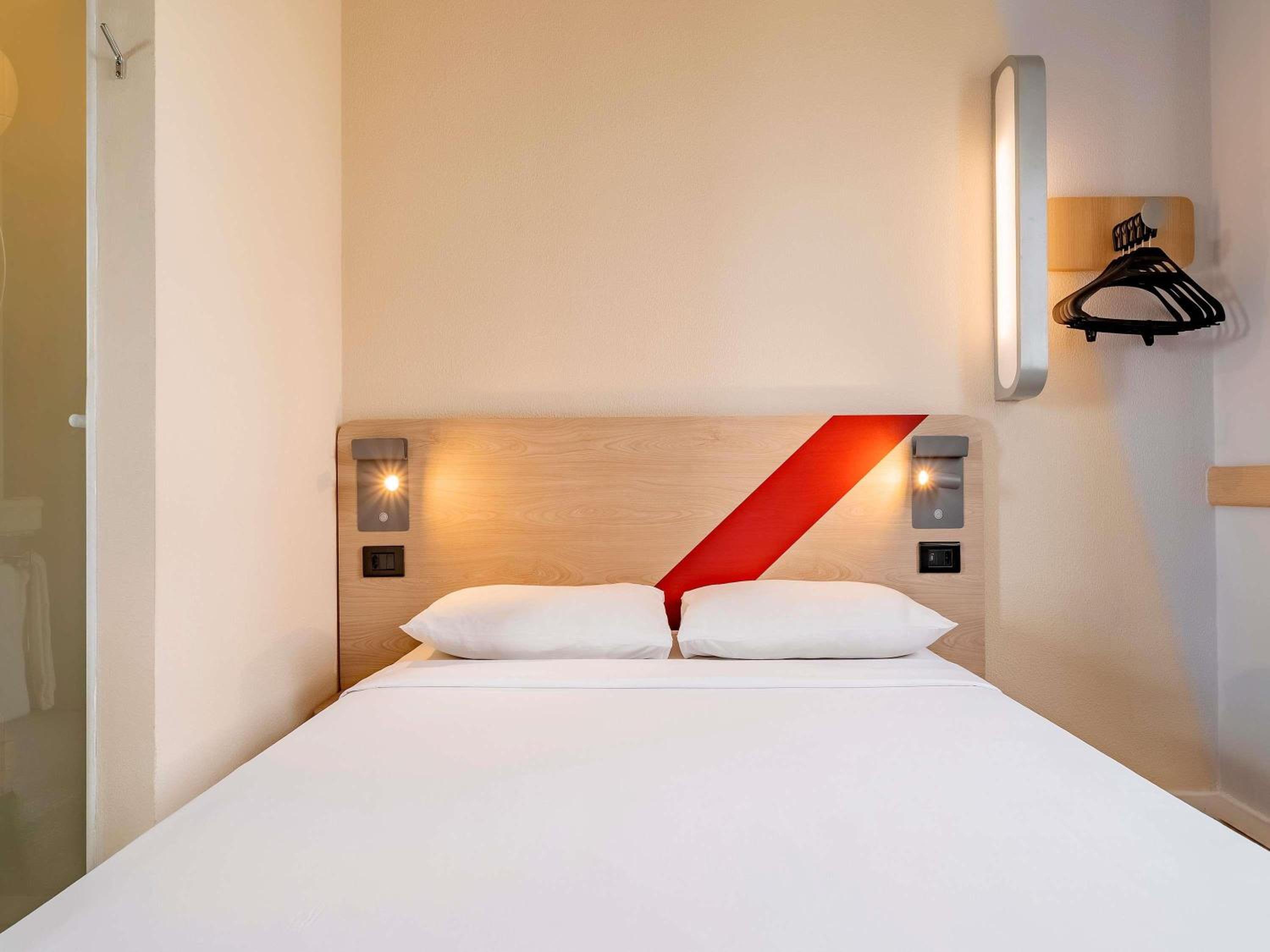 Apartment with One Double Bed