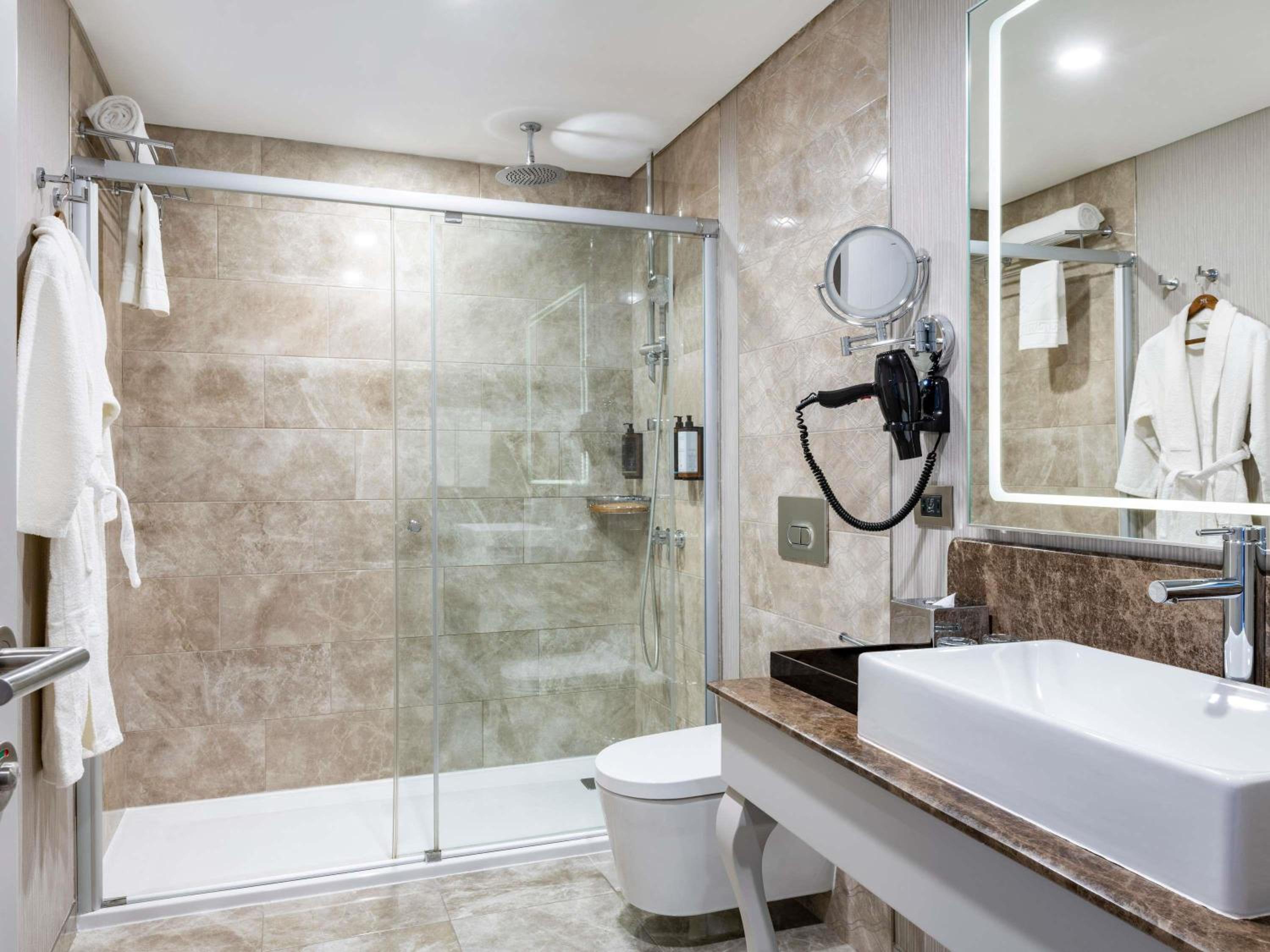 Executive Suite with One Double Bed photo 2