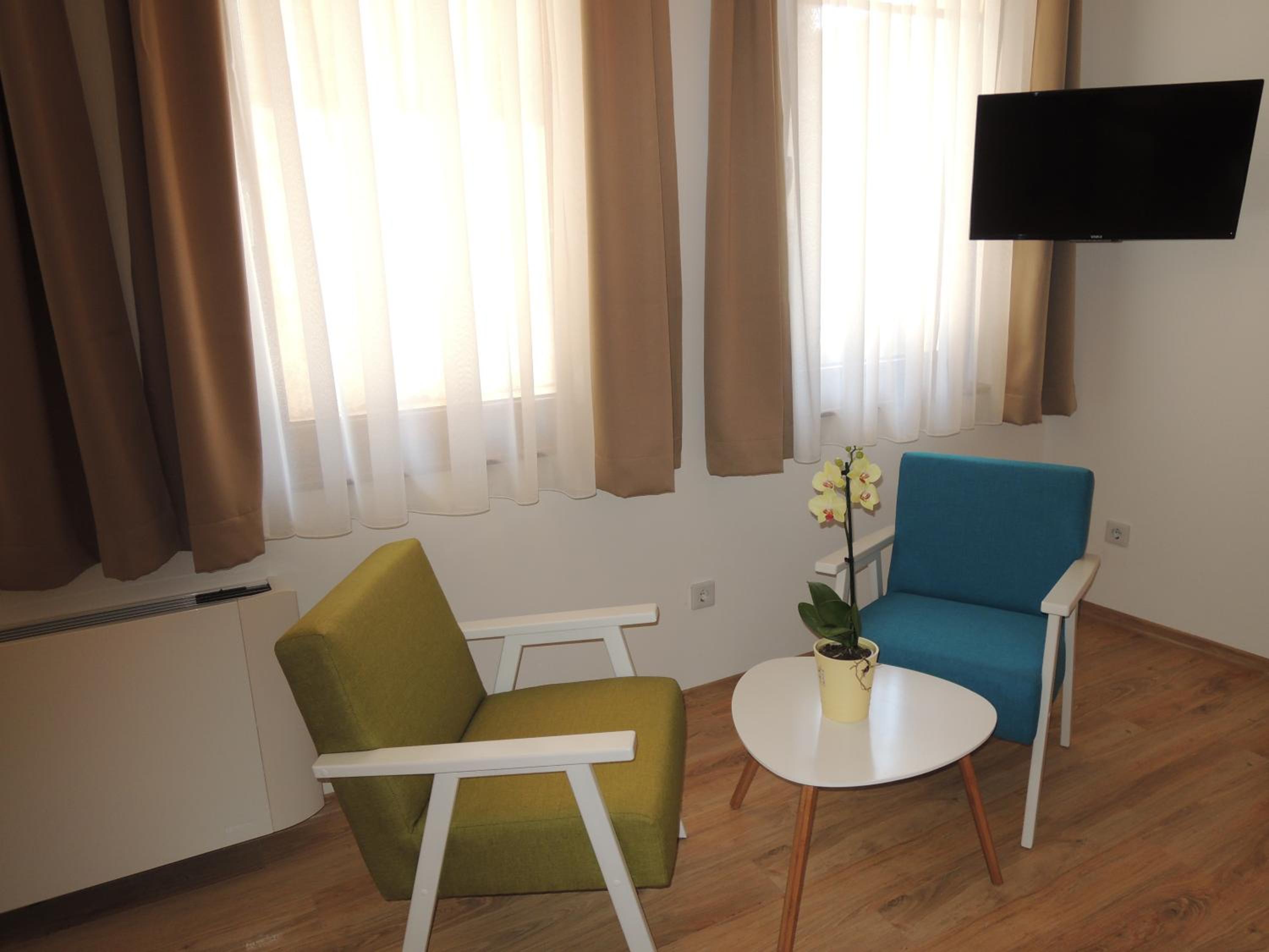 Quadruple Room - Photo 3