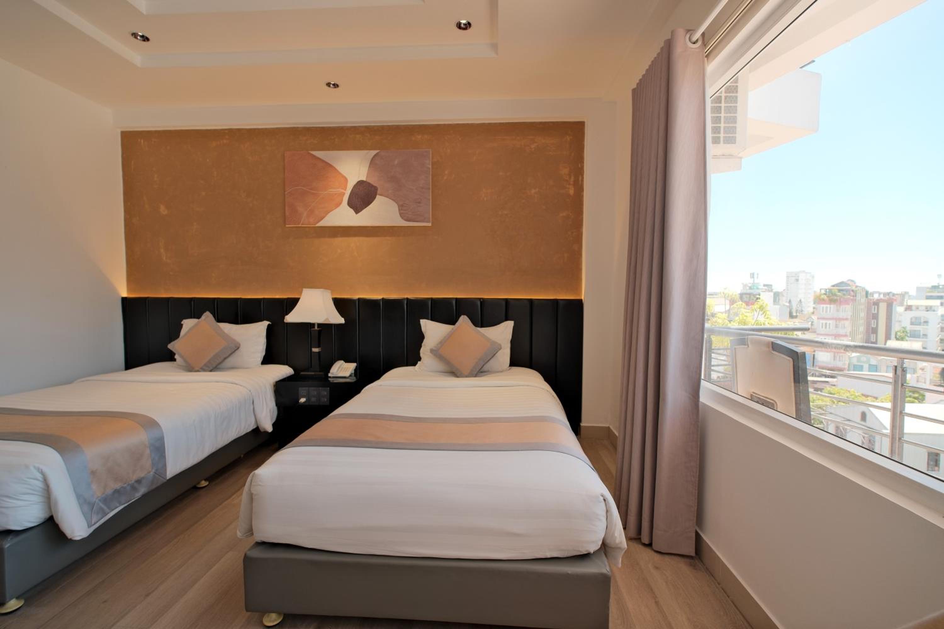 Deluxe Double or Twin Room with Lunch Cruise photo 3