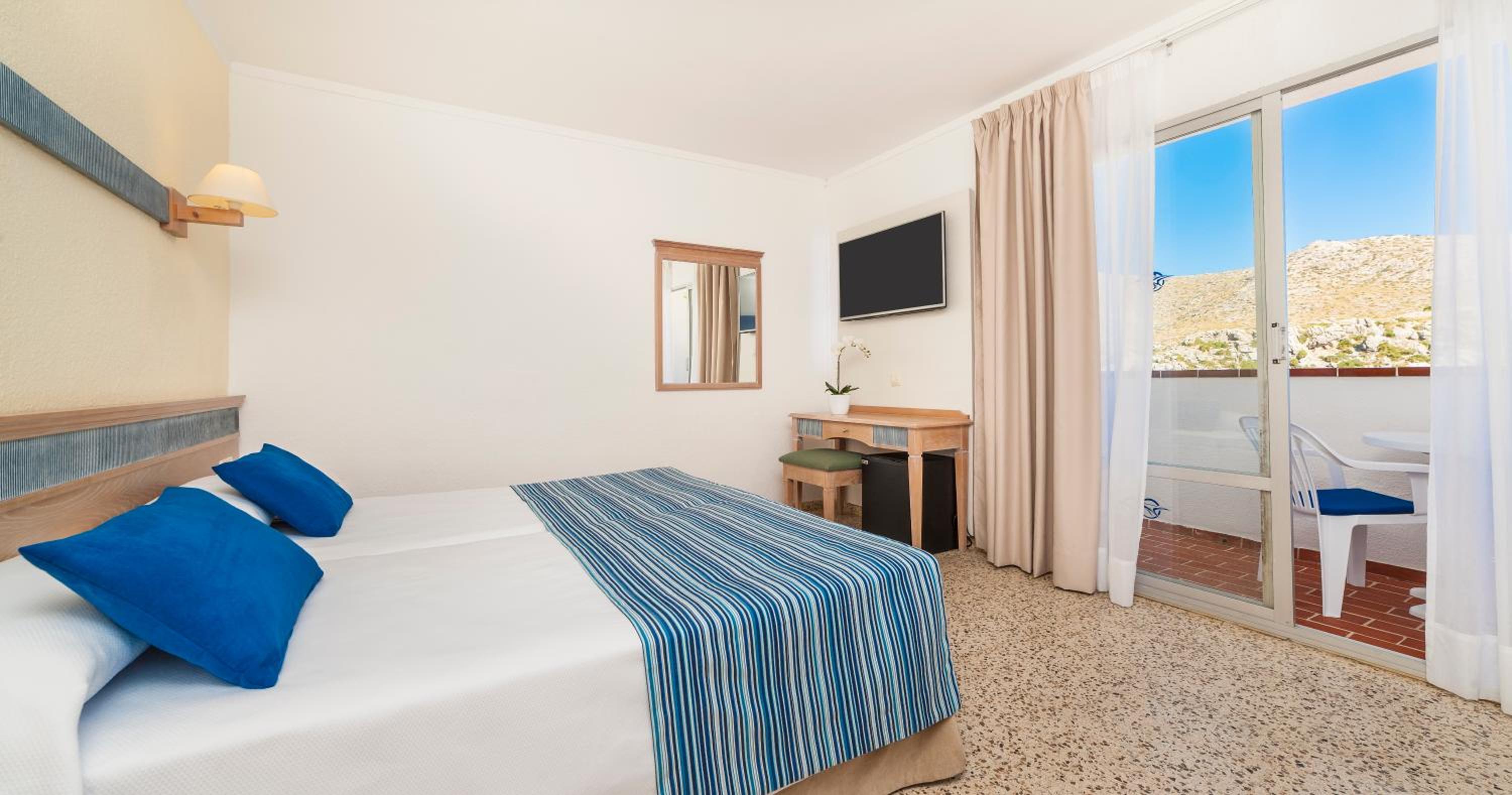 Double or Twin Room photo 2