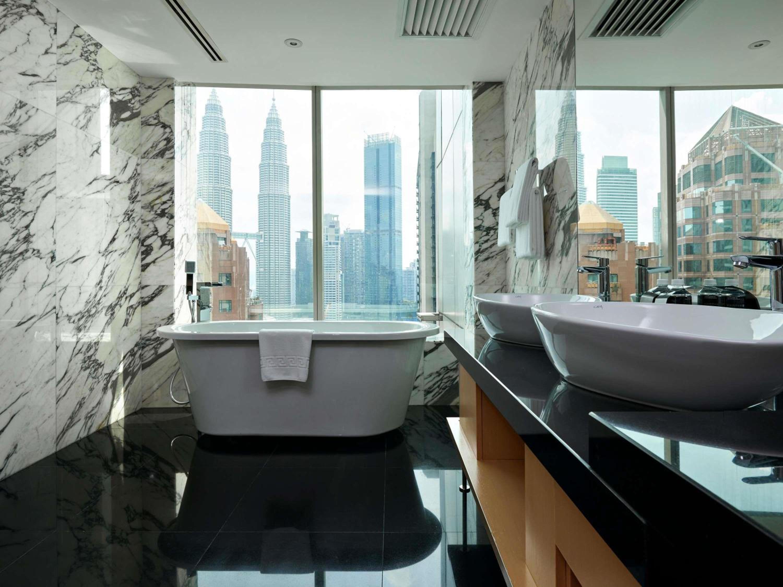 Governor King Suite with Club Lounge Access photo 3