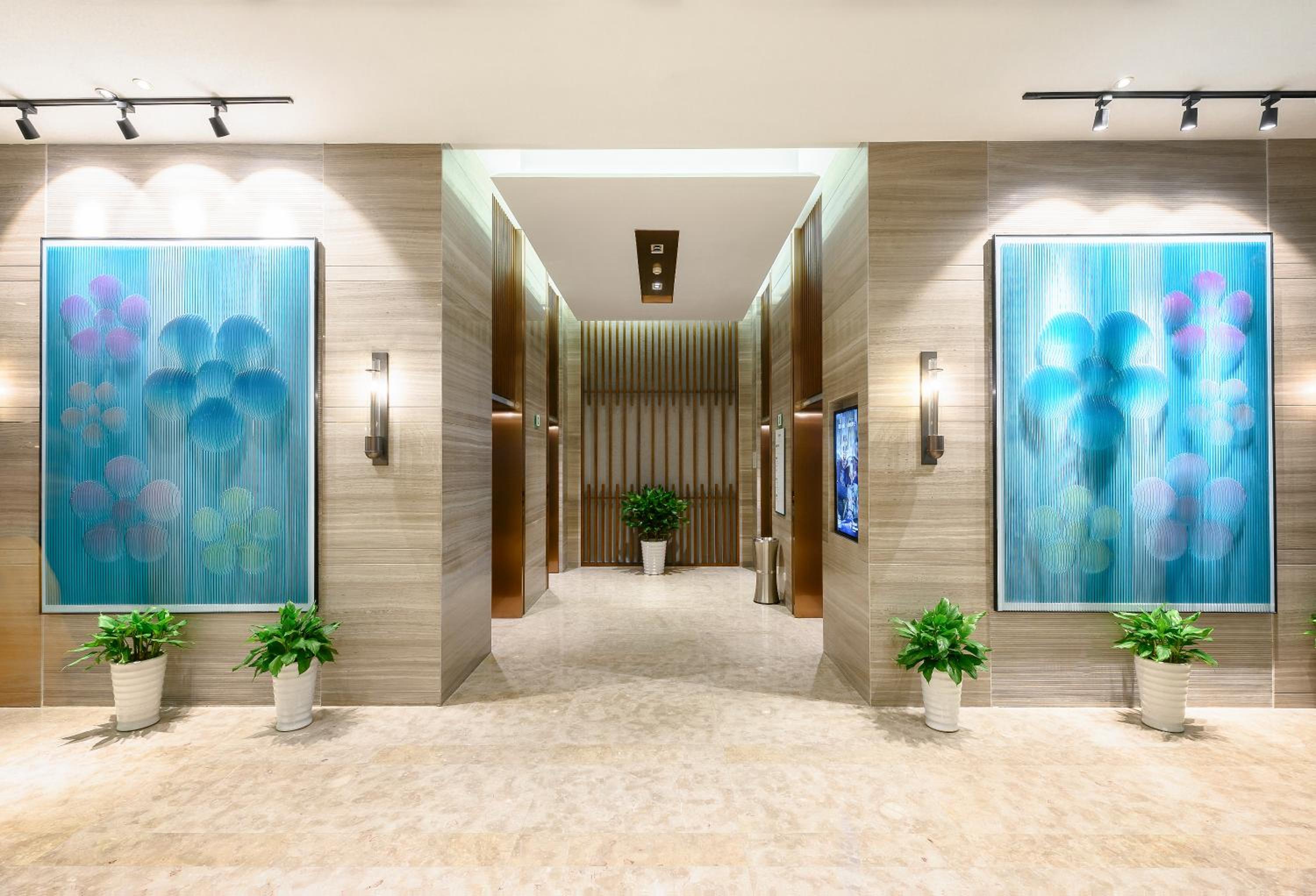 Standard Twin Room with City View