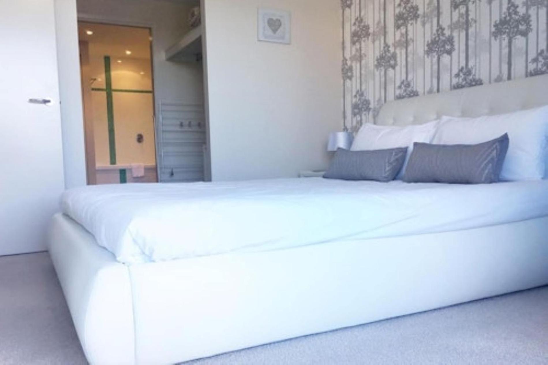1 Bedroom Superior Apartment thumbnail 5