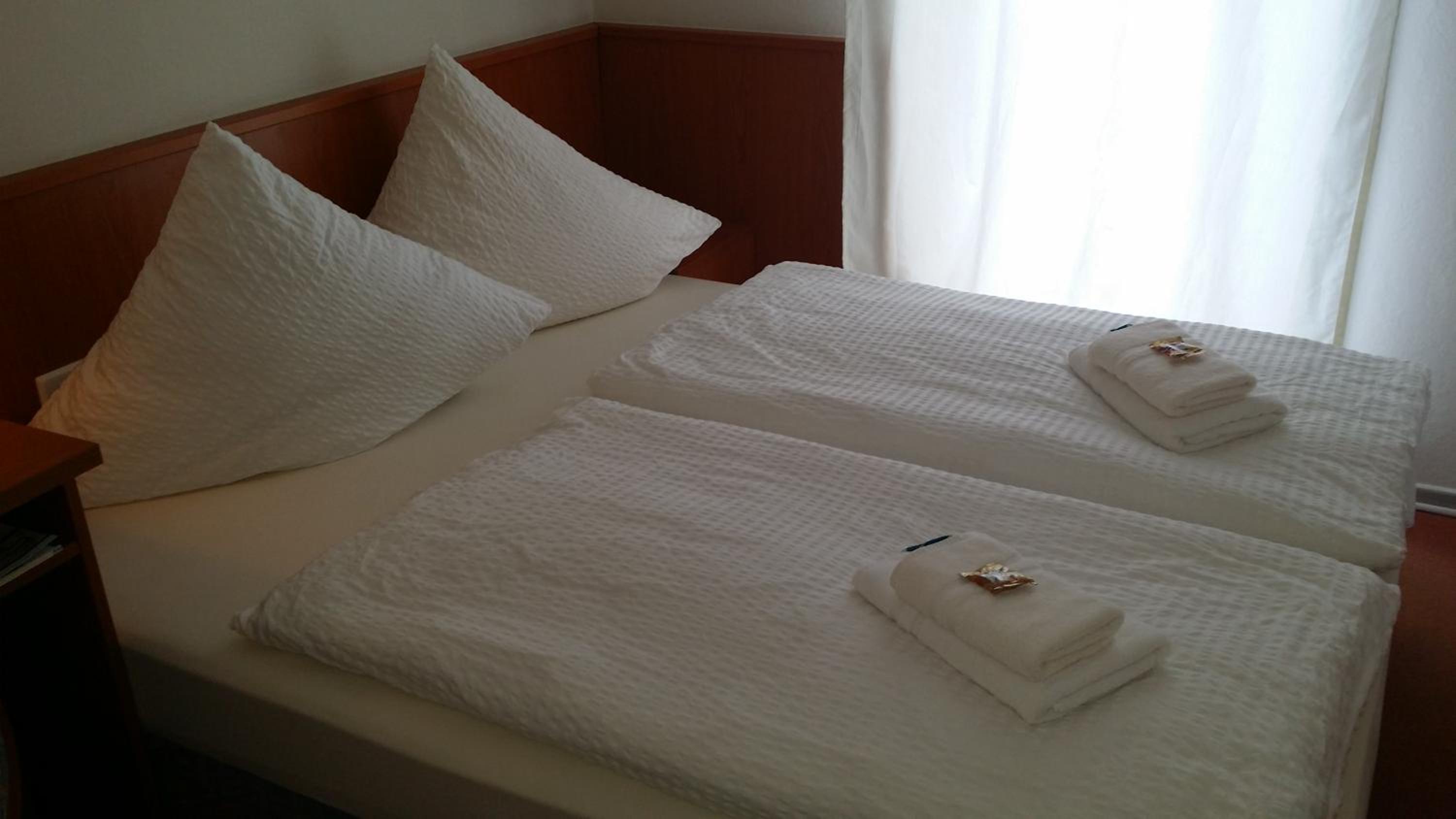 Budget Double Room with shared WC