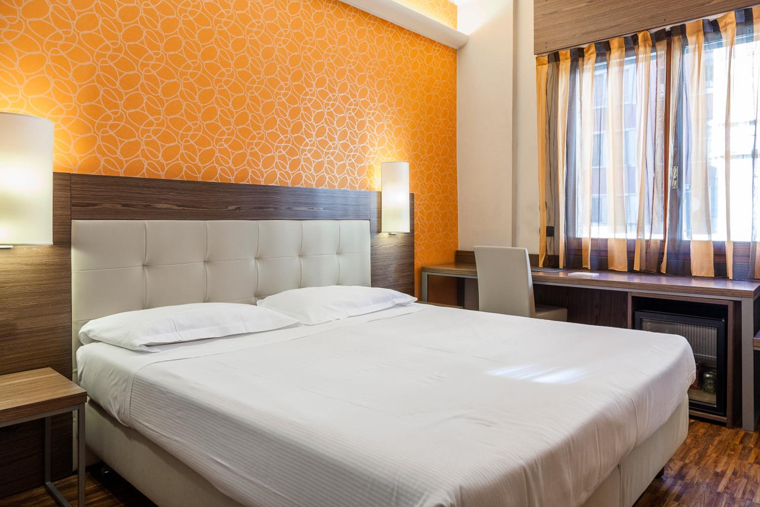 Premium Double Room thumbnail 6