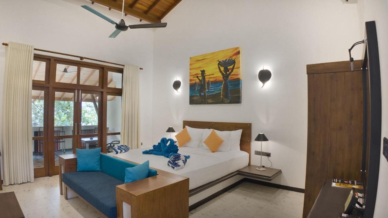 Deluxe One-Bedroom Apartment