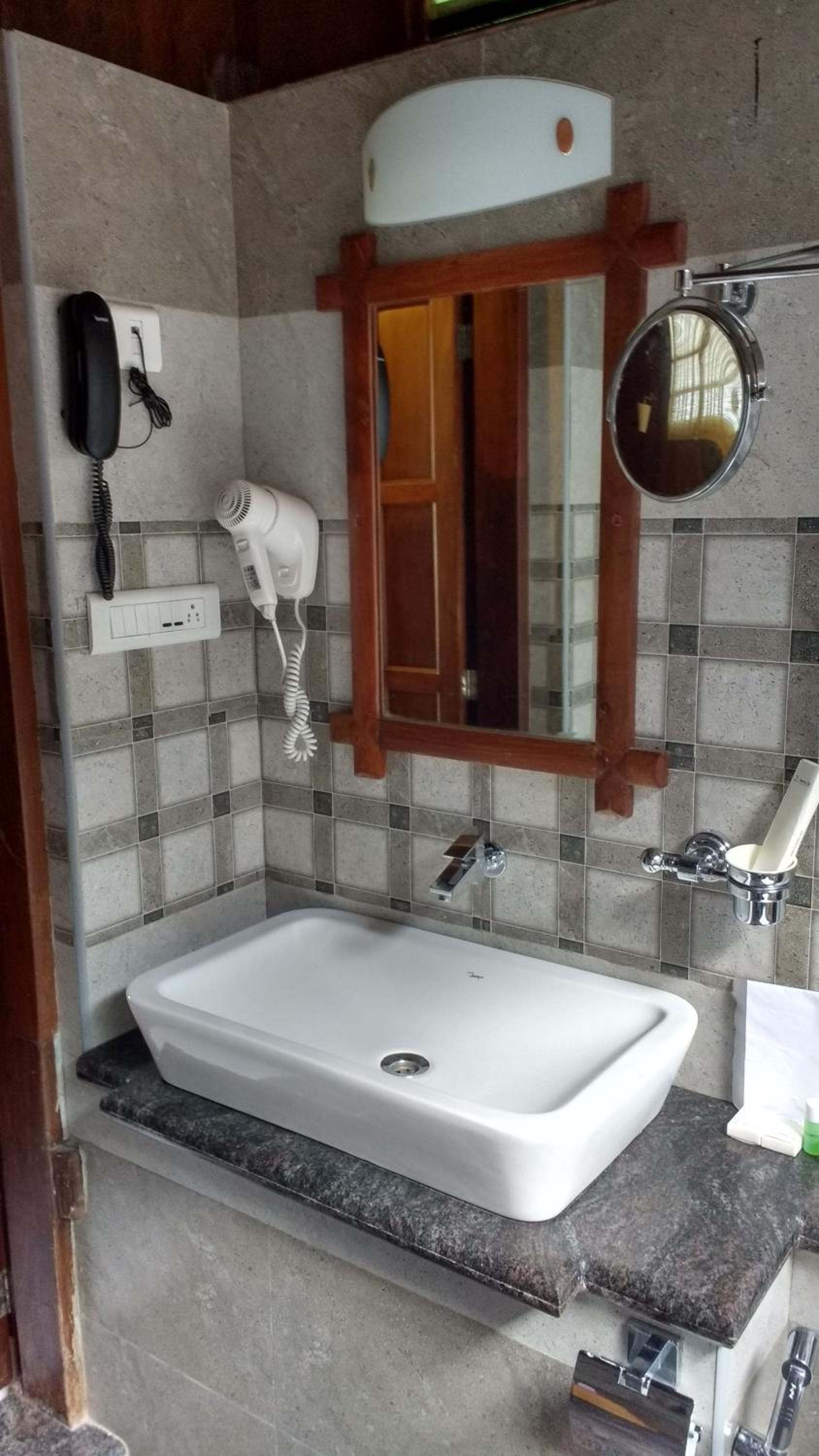 Super Deluxe Cottage - Photo 4