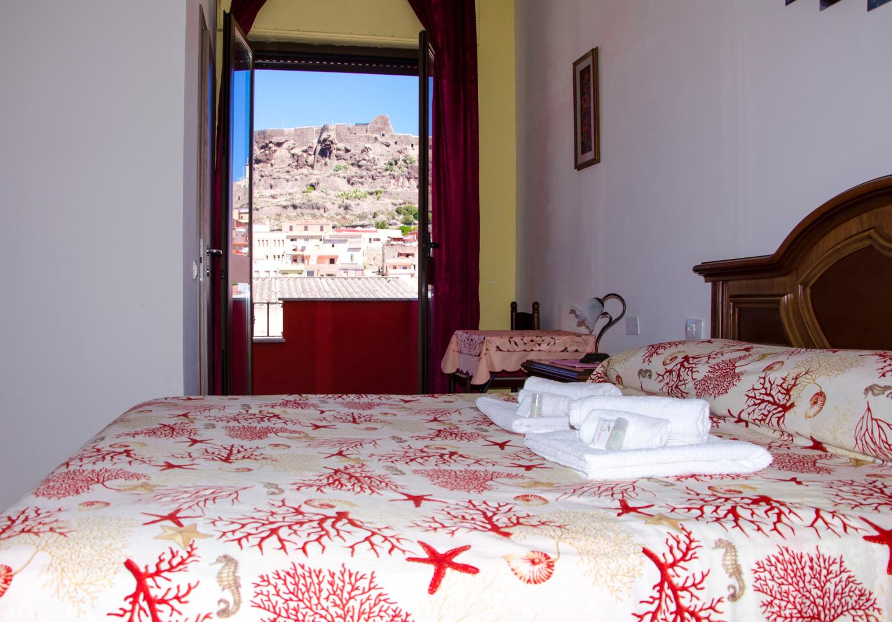 Double Room with Castle View - Photo 1