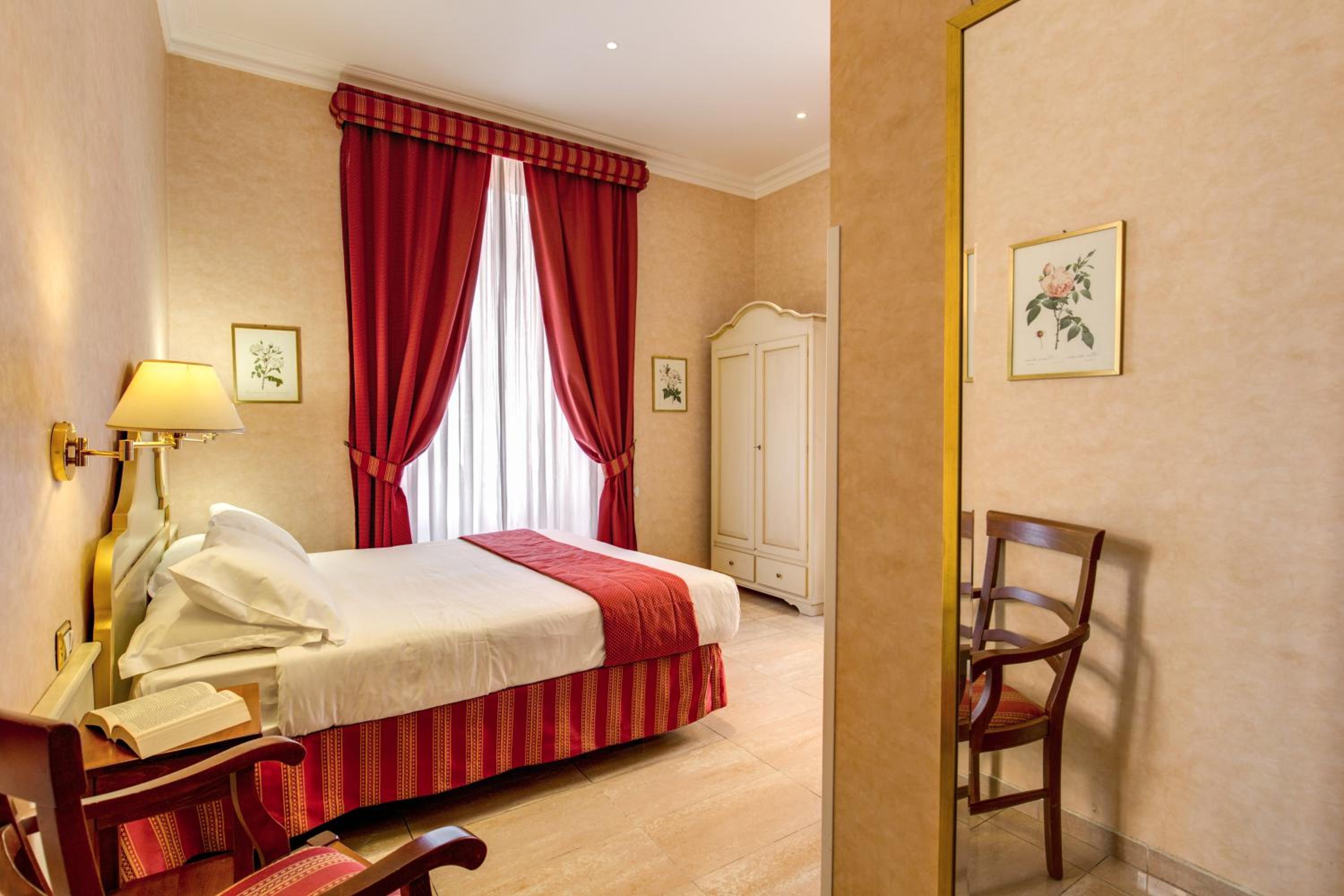 Double or Twin Room photo 3