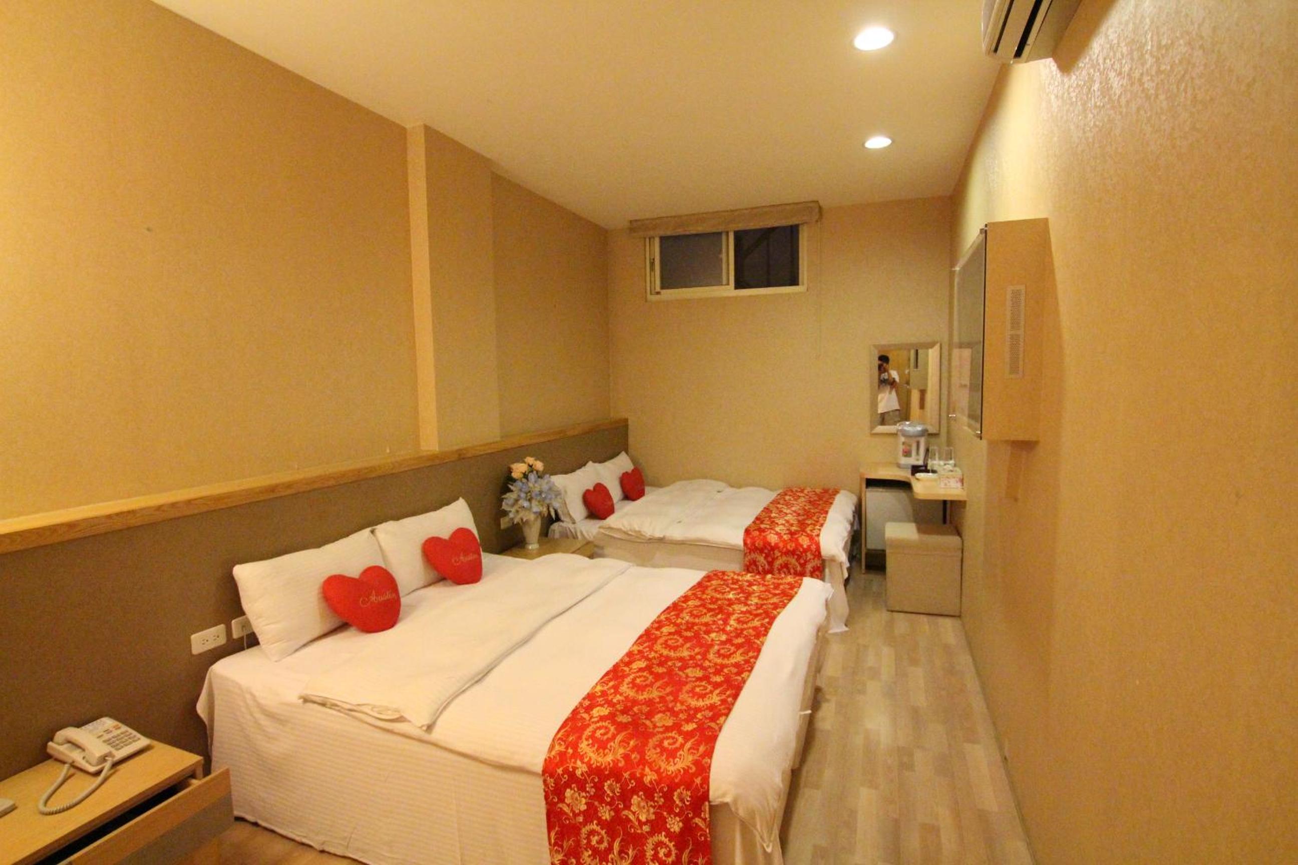 Special Offer - Japanese-style no window room for 4 guests with 4 One-Day Pass bike tickets photo 3