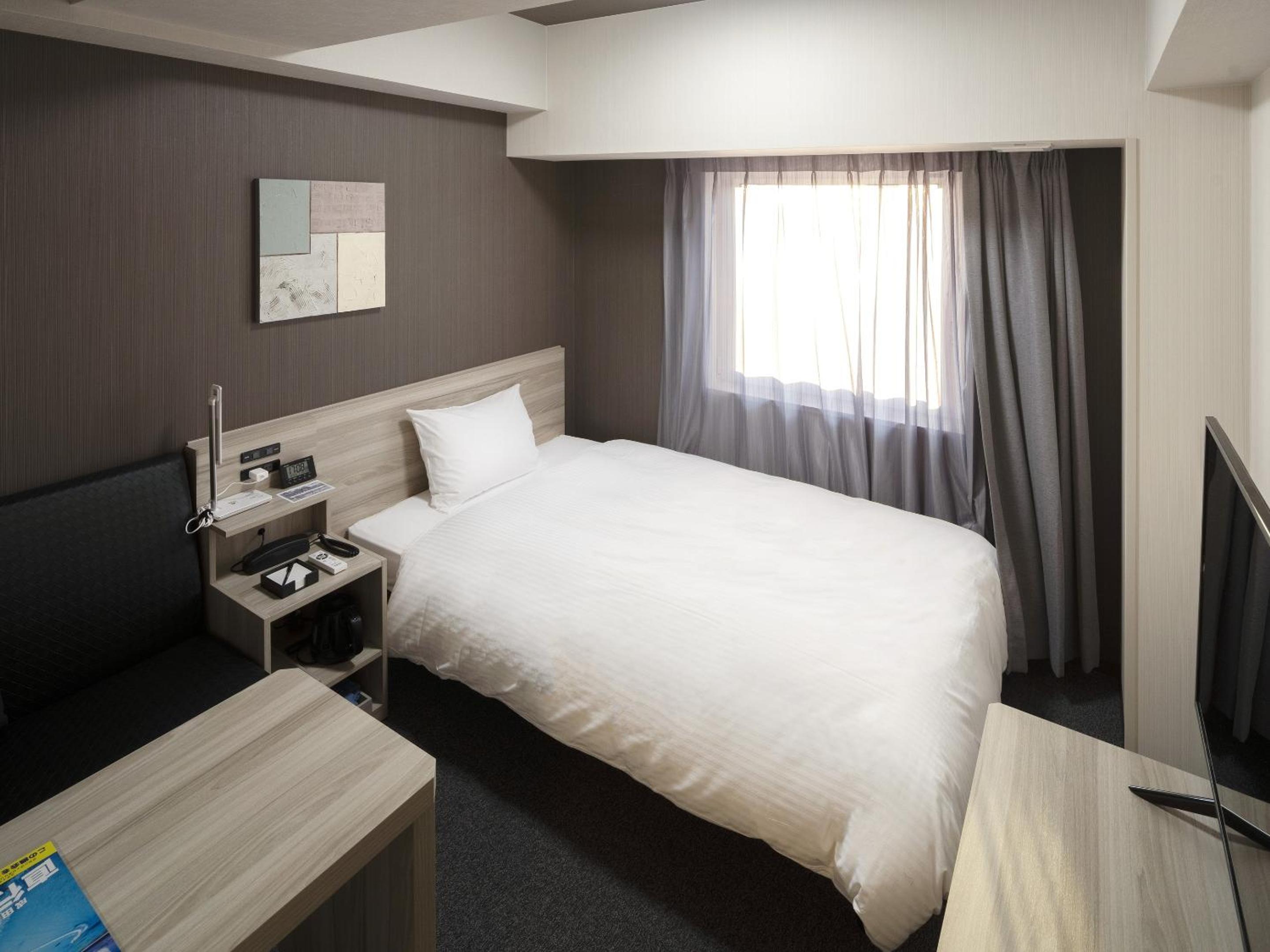 Single Room - Smoking - Heated Tobacco Only