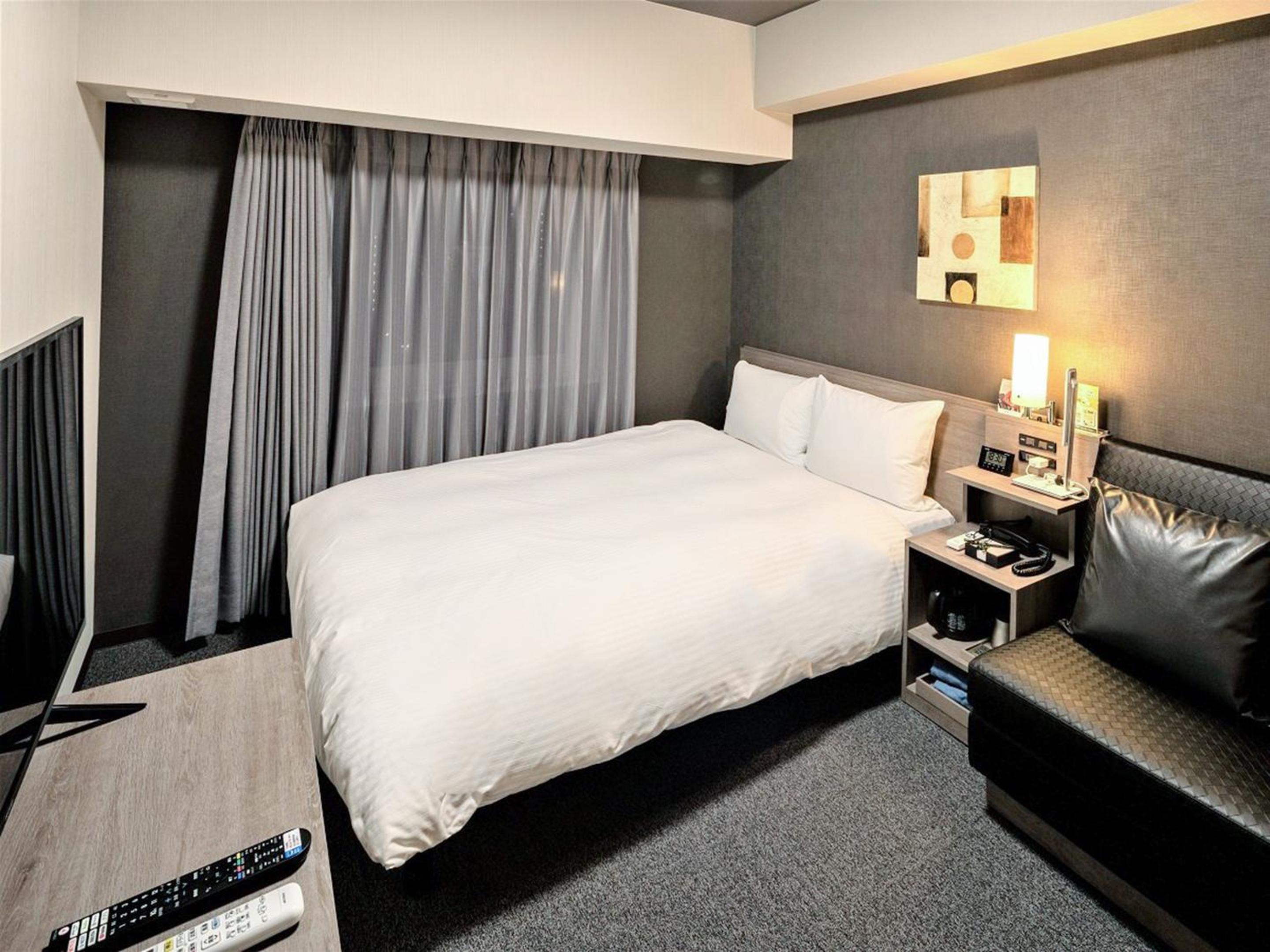 Double Room with Small Double Bed - Smoking - Heated Tobacco Only - Photo 16