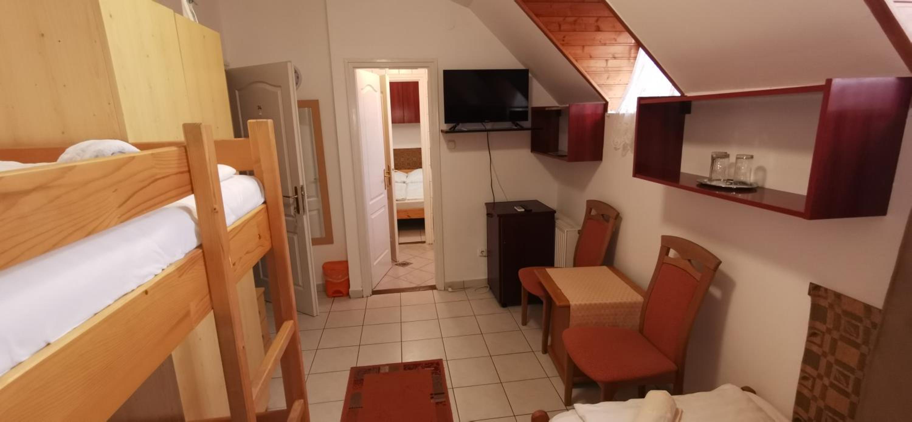 Classic Quadruple Room