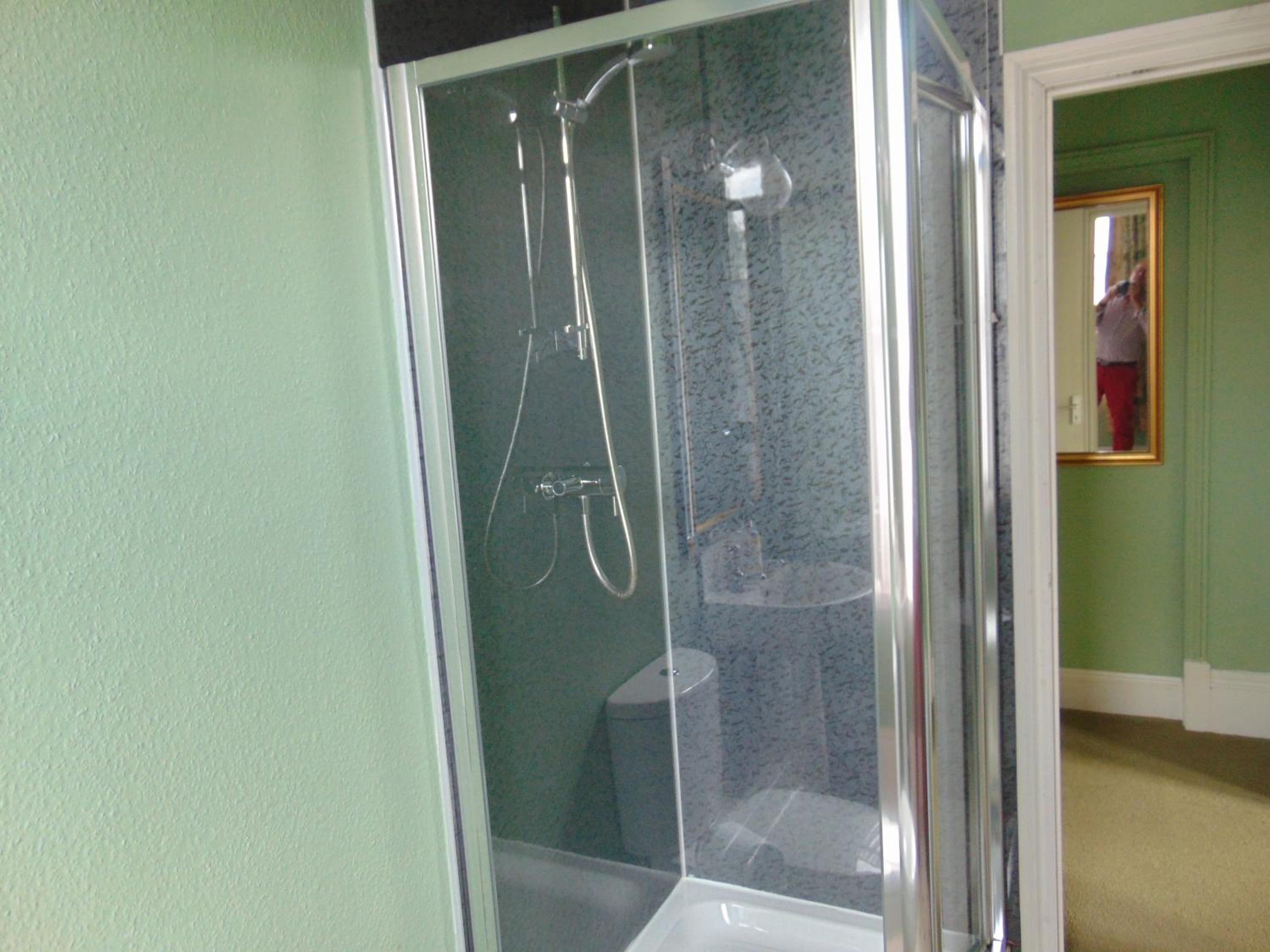 Superior Double Room with Shower - Photo 6