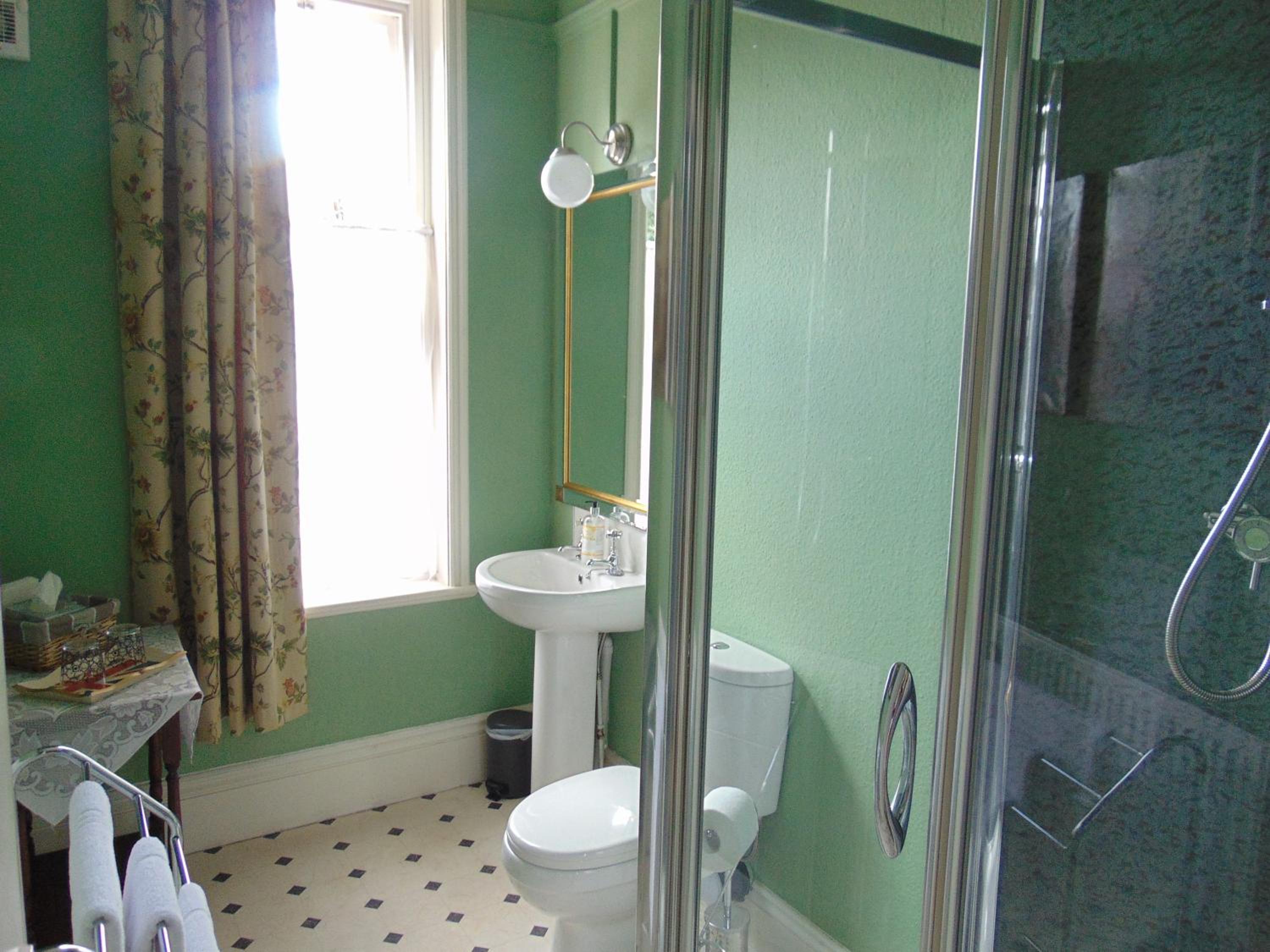 Superior Double Room with Shower - Photo 5