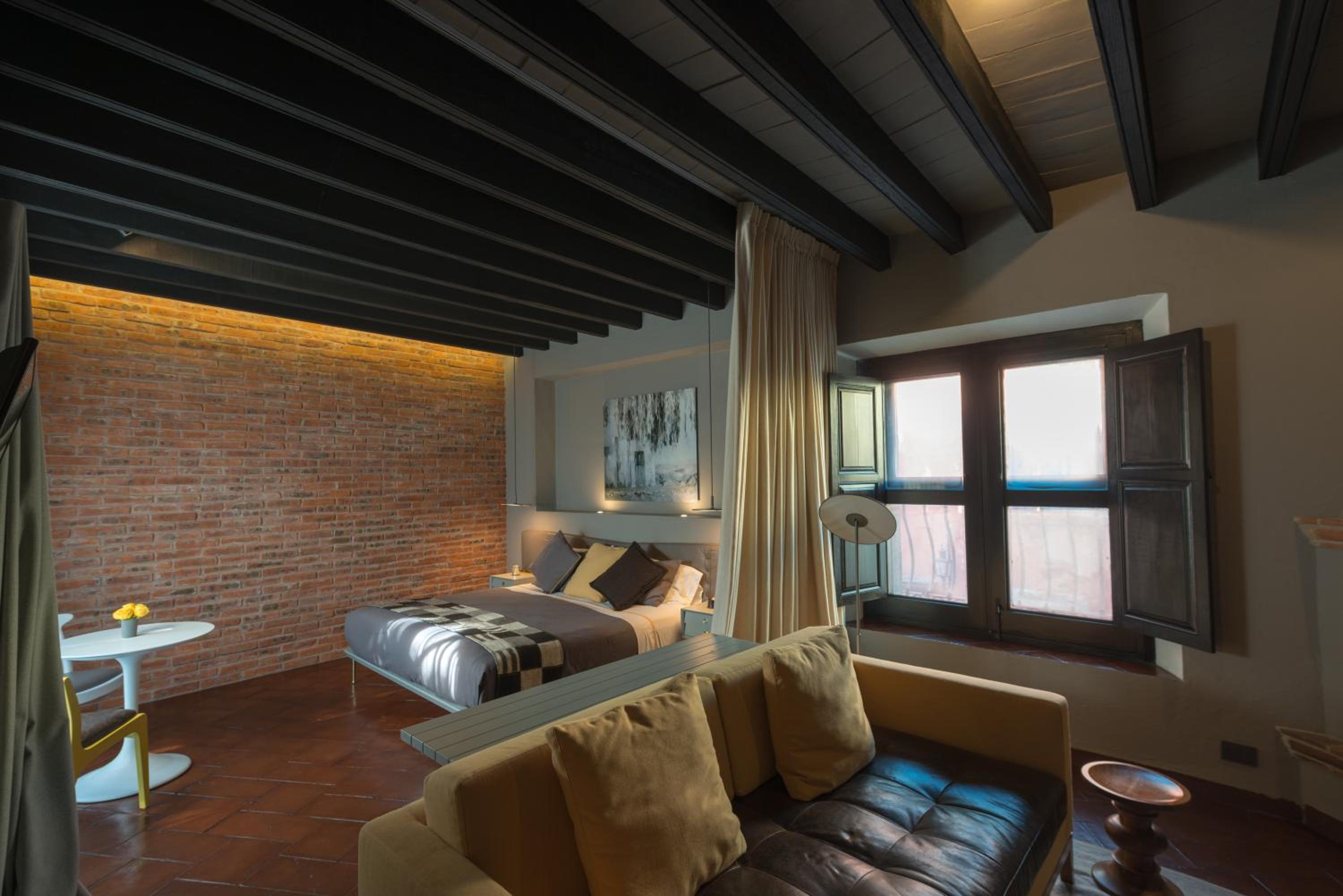 Classic Suite - Photo 16