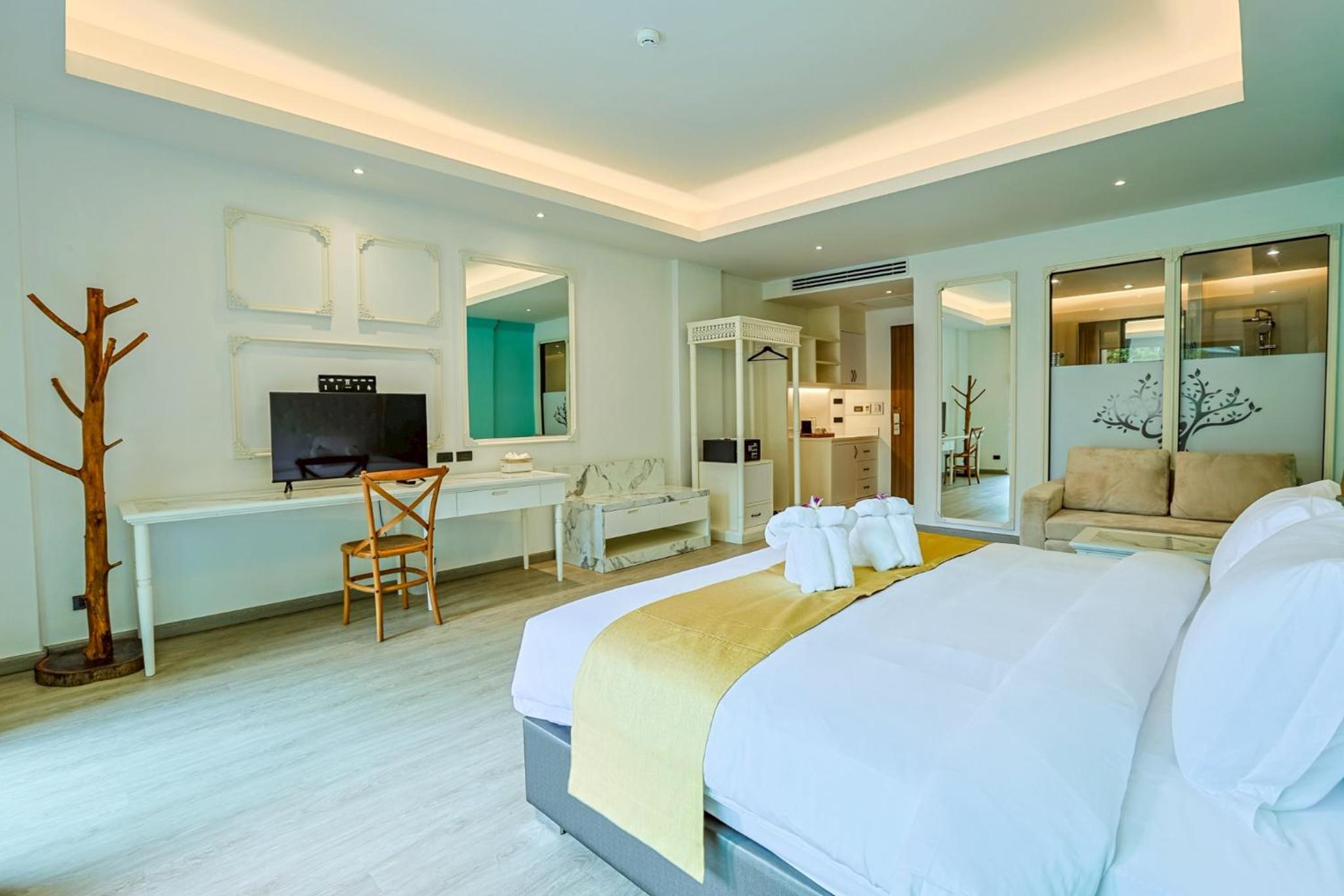 Deluxe Double Room with Balcony