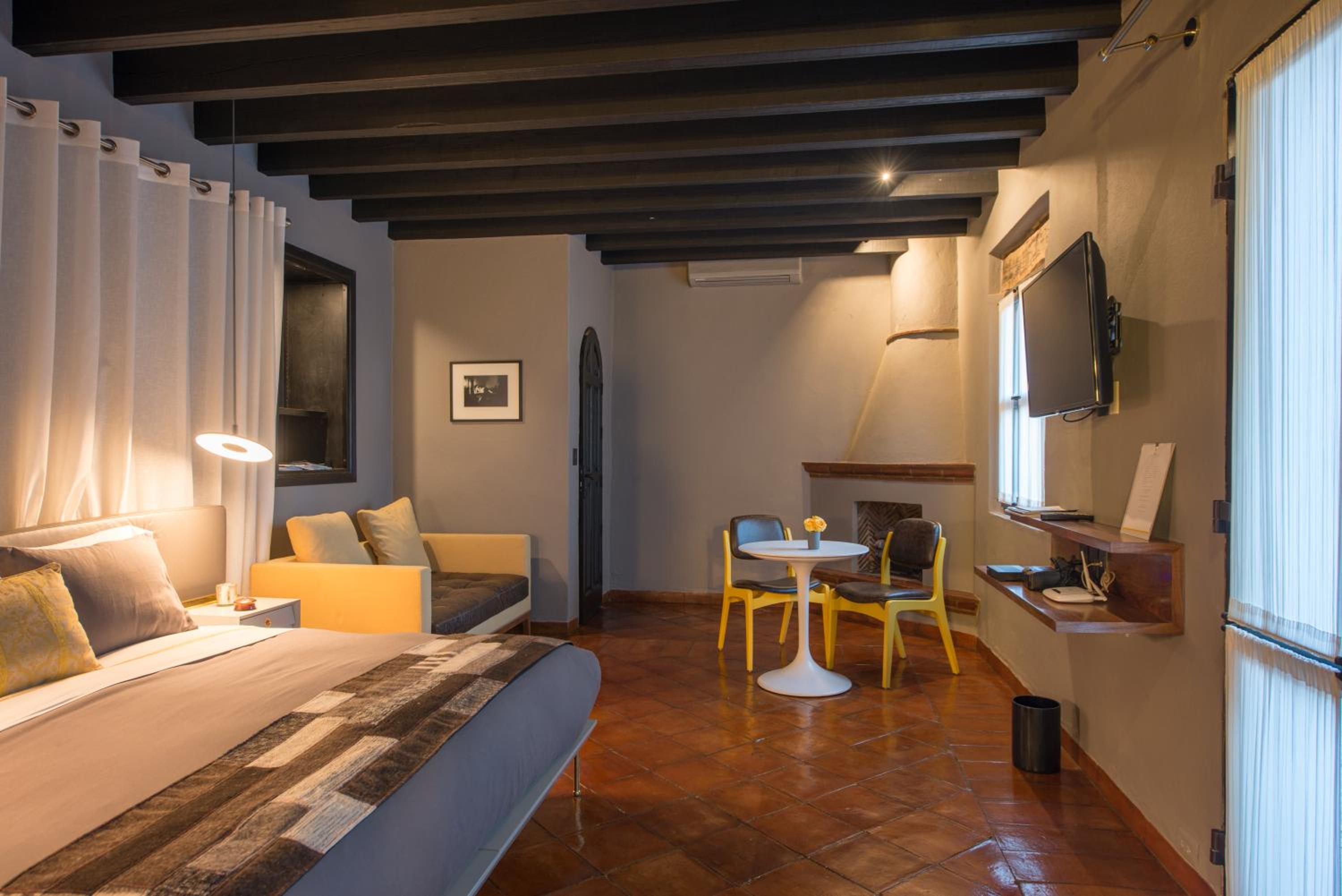Classic Suite - Photo 21