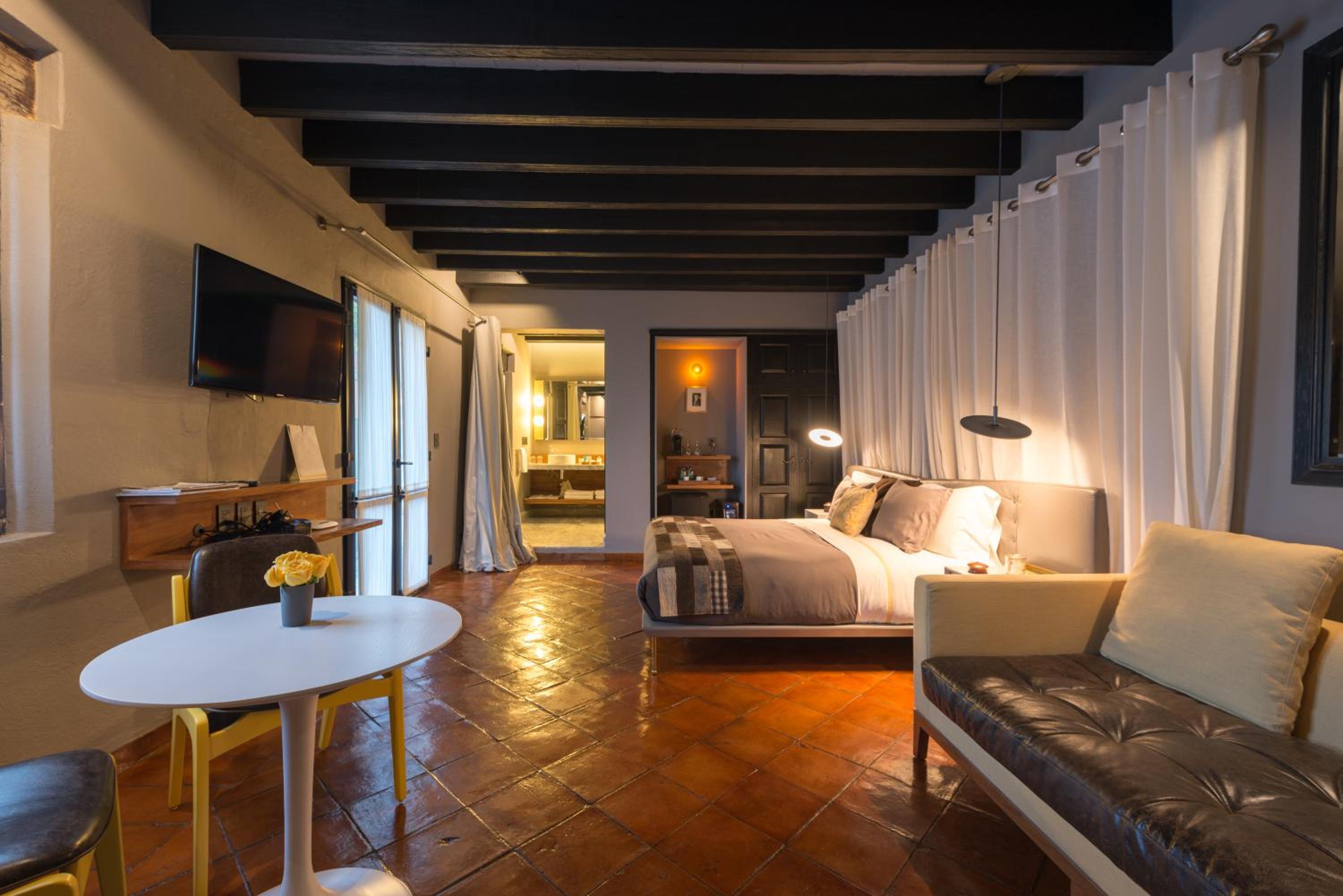 Classic Suite - Photo 22