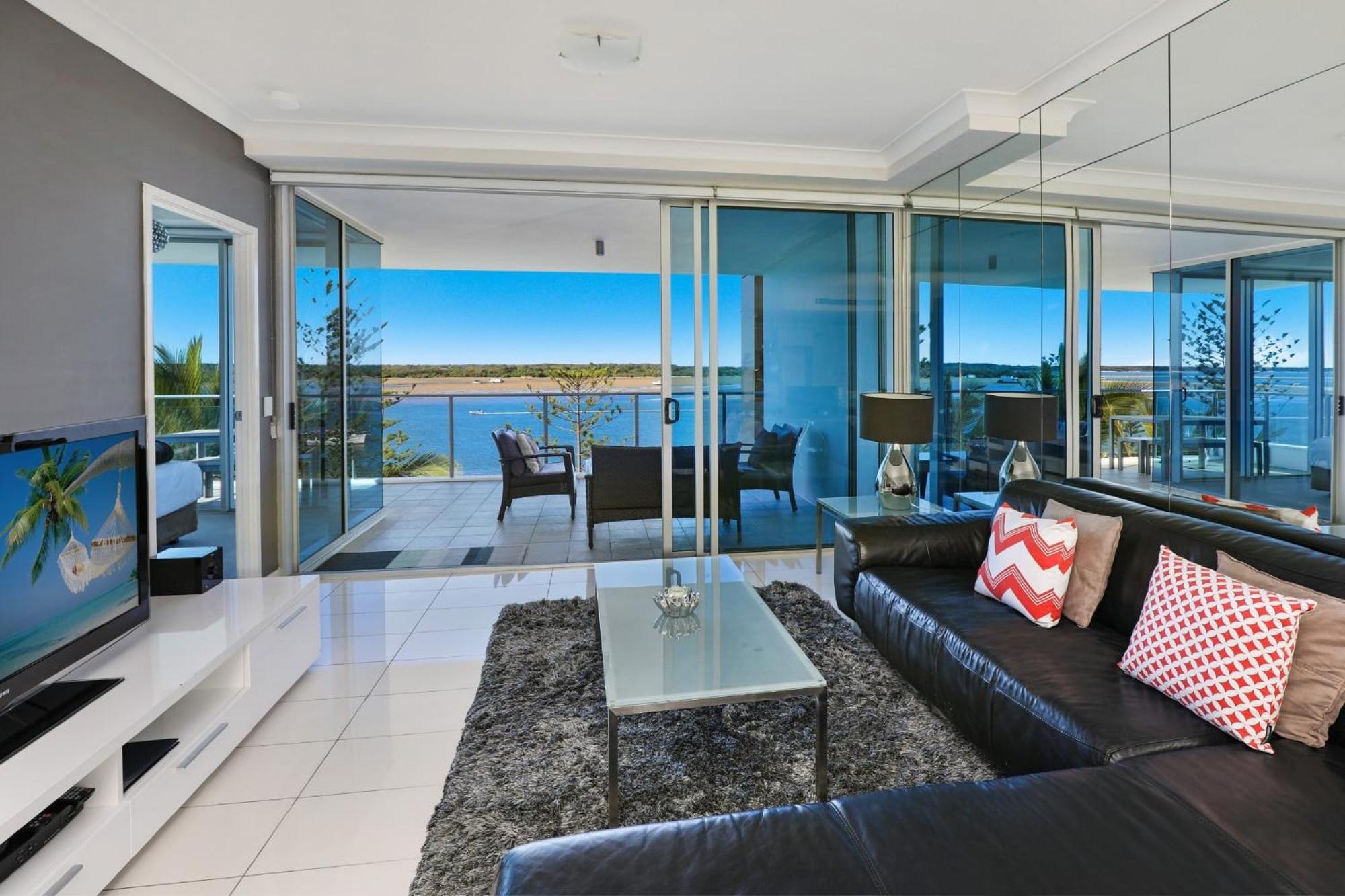2 Bedroom Superior Apartment – Broadwater View