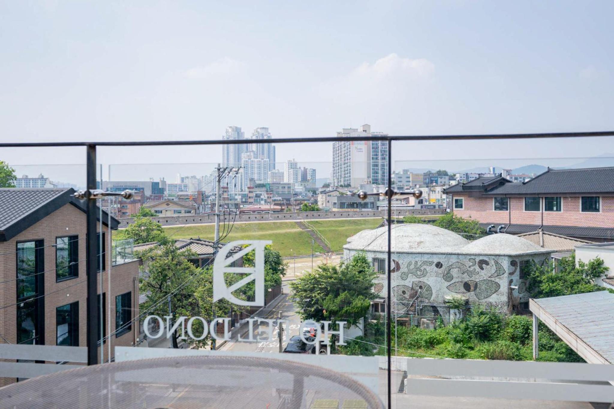 Dono Oriental Suite - Fortress Wall View photo 2